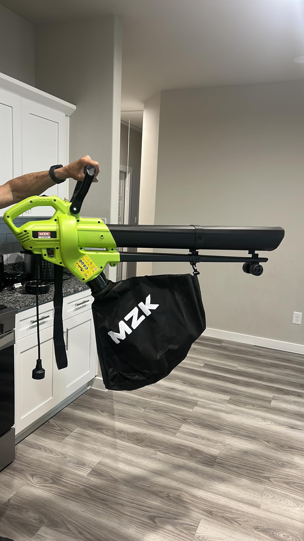 MZK 3-in-1 Electric Leaf Blower Vacuum Mulcher, Corded, Red | Blows, vacuums, and mulches leaves with 460 CFM airflow and 40L bag for gardens, yards, and walkways. customer photo 2