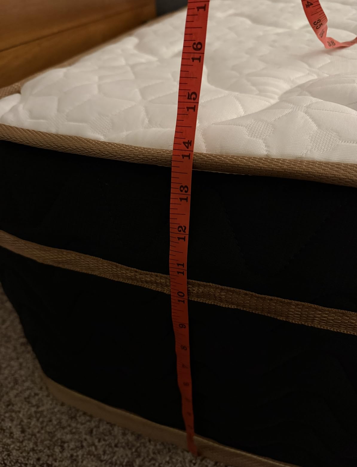Queen Mattress 12 Inch, Cooling Hybrid Bed in a Box, 7-Zones Individual Pocket Spring, Motion Isolation, Targeted Hip/Shoulder/Lumbar Support, Fiberglass-Free, 365-Night Trial, CertiPUR-US customer photo 1