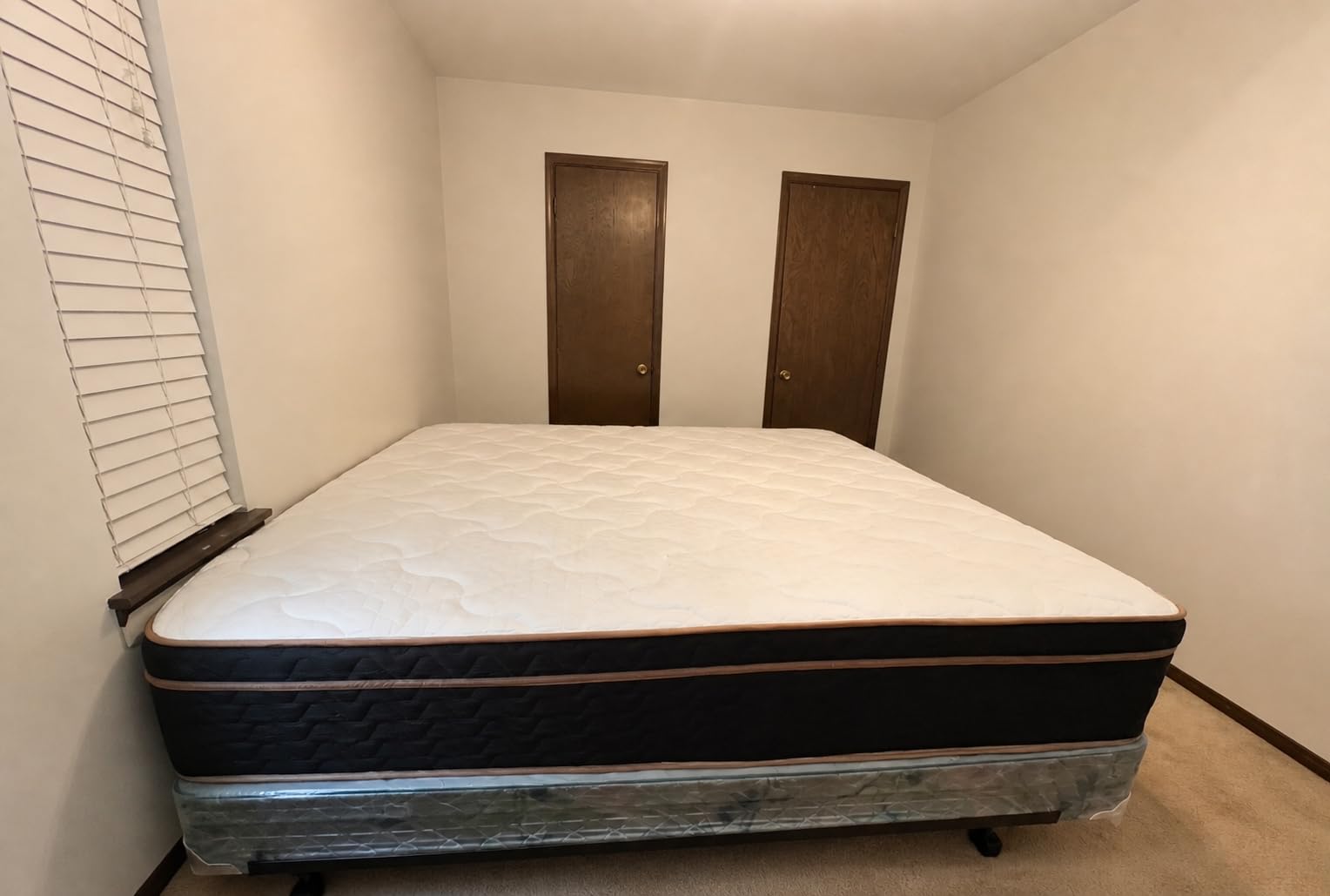 Queen Mattress 14 Inch, Luxury Hotel Cooling Hybrid Bed Mattress in a Box customer photo 1