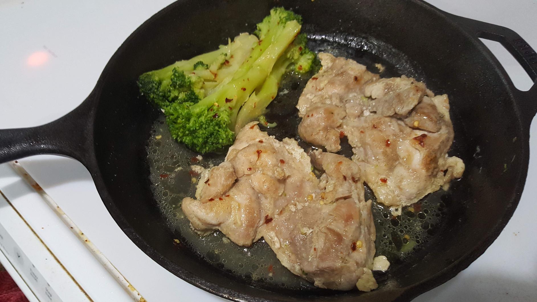 Lodge 10.25-Inch Cast Iron Skillet customer photo 2