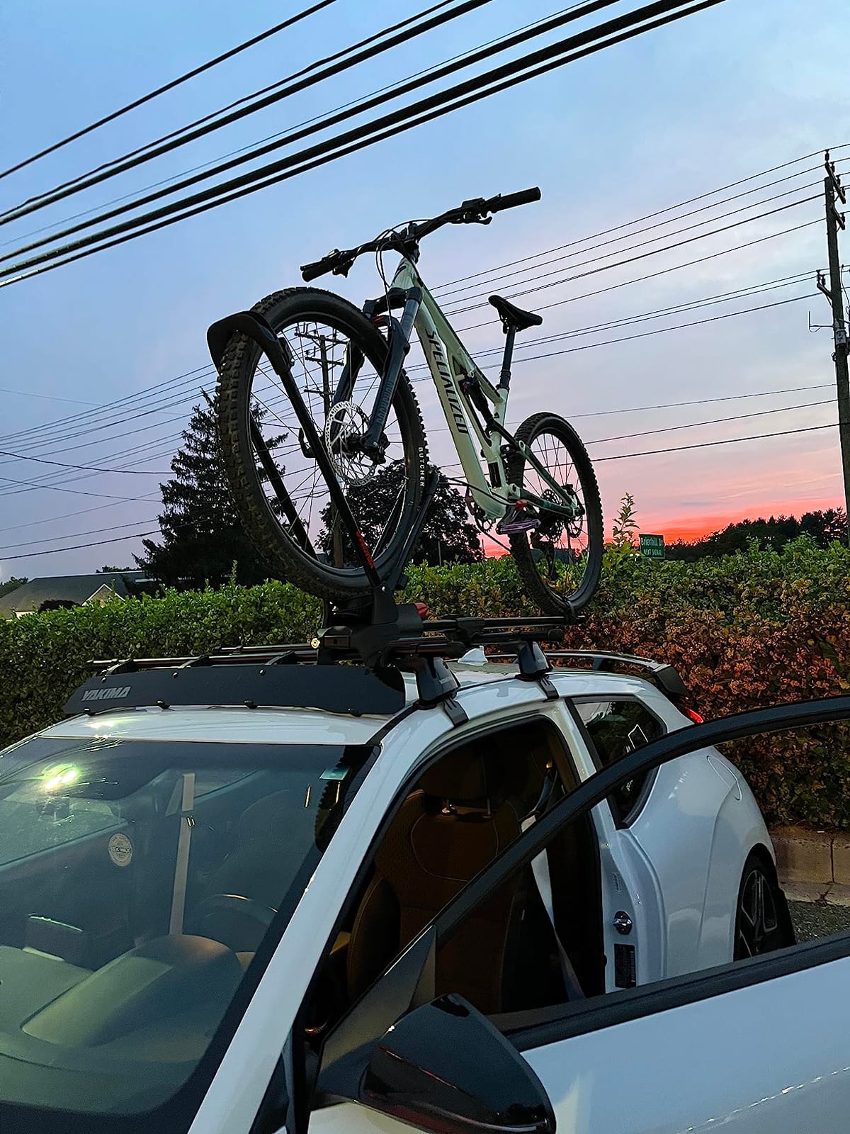 Yakima FrontLoader Rooftop Bike Rack Mount, Car & SUV Roof Carrier customer photo 1