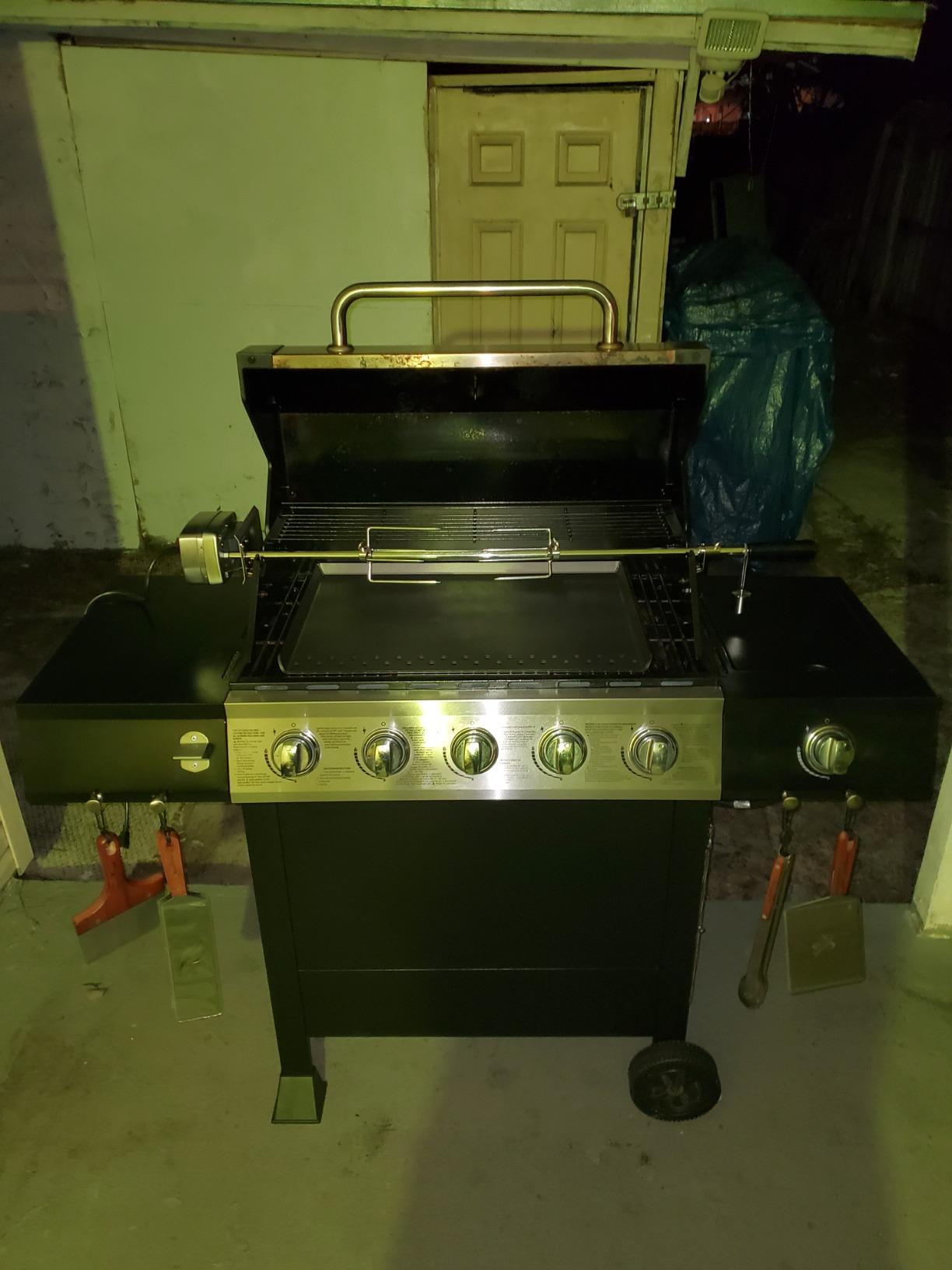 OneGrill Heavy Duty Chrome Universal Grill Rotisserie Kit with 13 Watt 50 lb. Stainless Electric Motor - 37 X 1/2 Inch Hexagon Spit Rod (Grills Up to 28 Inches Wide) Not for Weber. customer photo 1