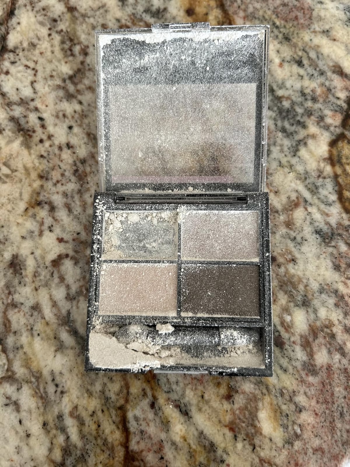 Revlon ColorStay Day to Night Eyeshadow Quad, 500 Addictive, 0.16 oz customer photo 1