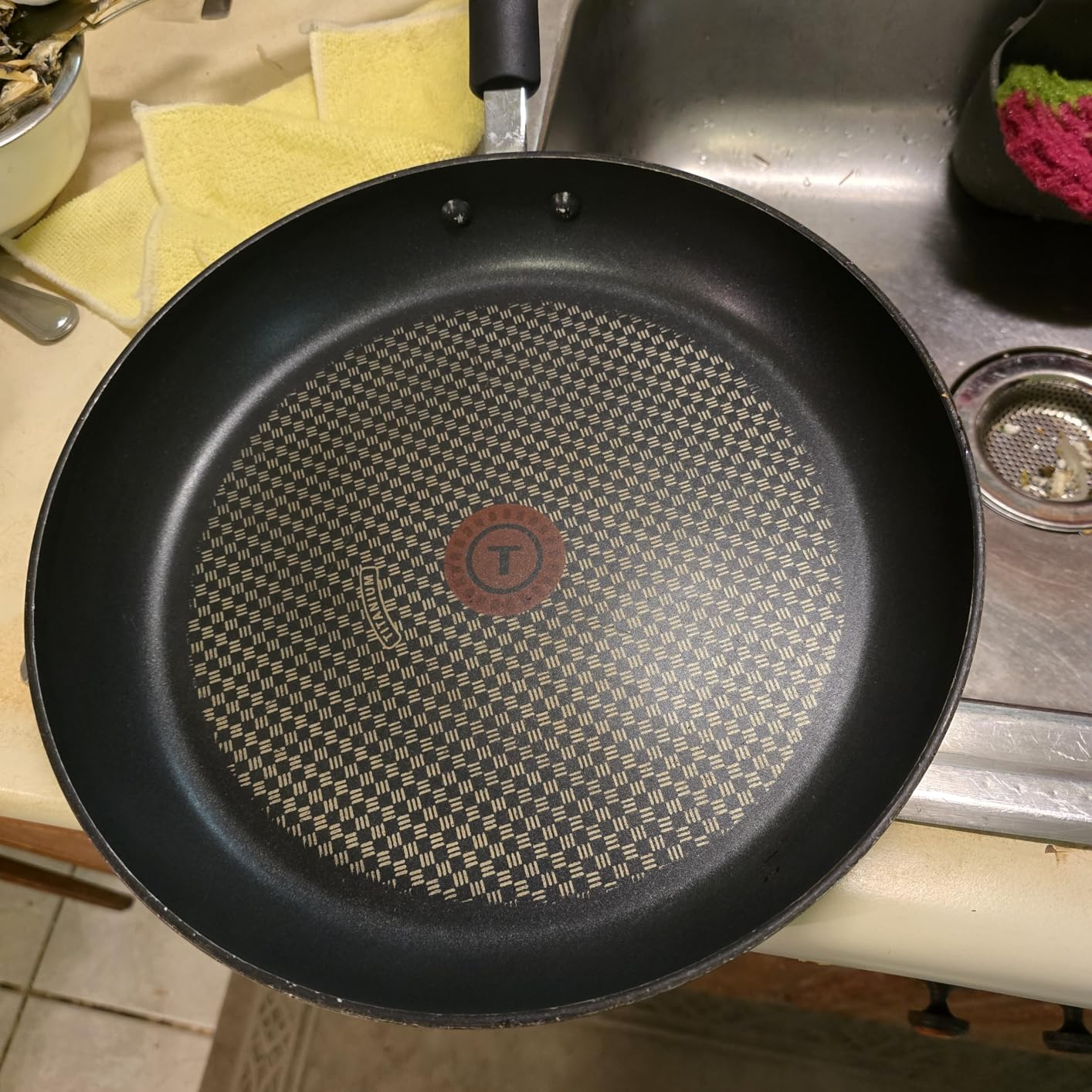 T-Fal 12-Inch Hard Anodized Pan customer photo 1