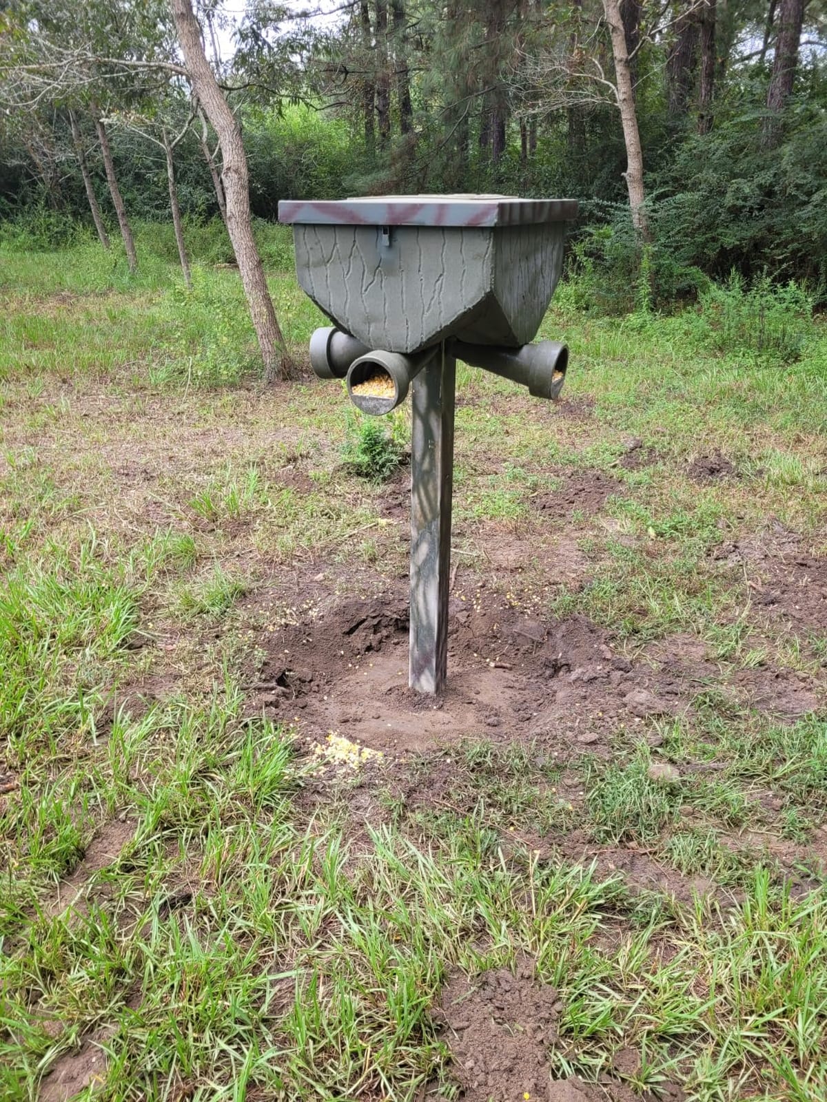 Banks Outdoors Feedbank 300 lb. Capacity Deer and Wildlife Feeder customer photo 2