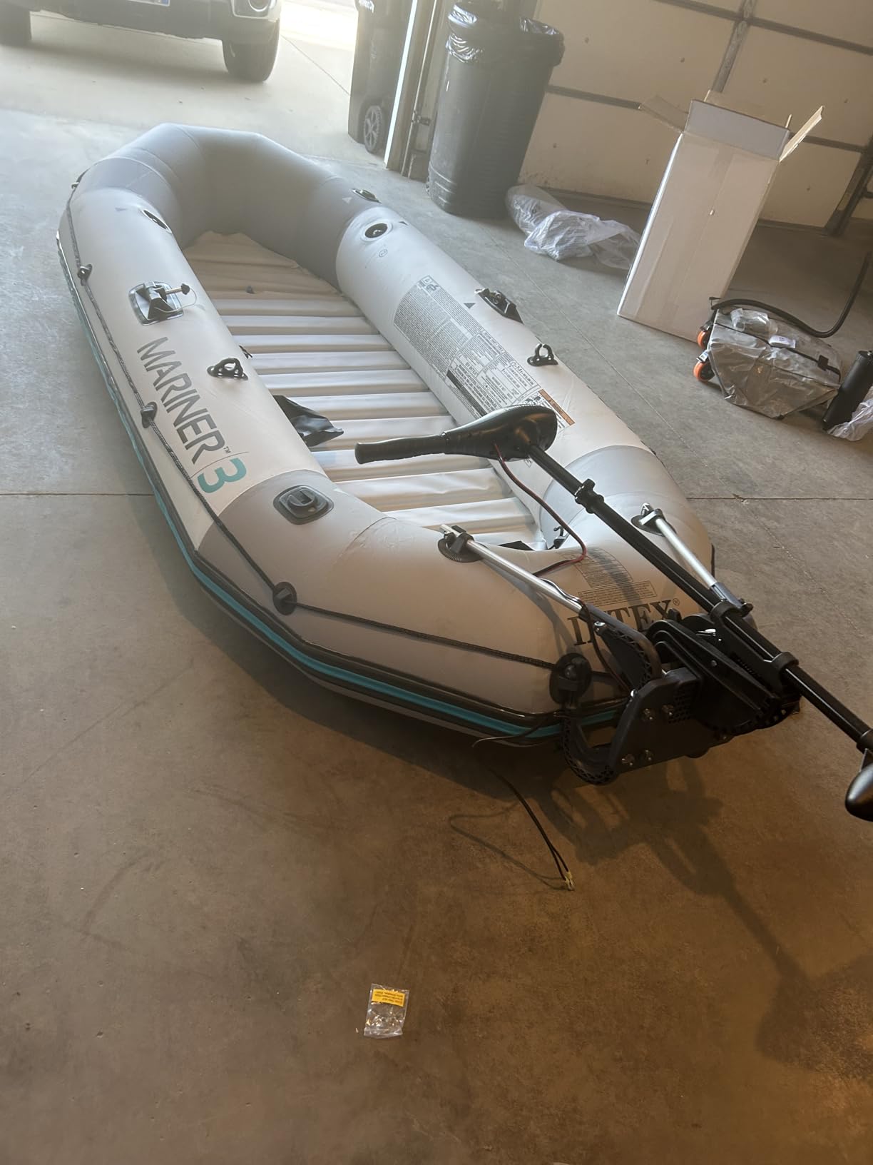 Intex Mariner Inflatable Boat Series: Includes Deluxe Boat Oars and High-Output Pump – SuperTough PVC – Wear-Resistant Keel – Removable Fishing Rod Holders – Heavy Duty Grab Handle customer photo 2