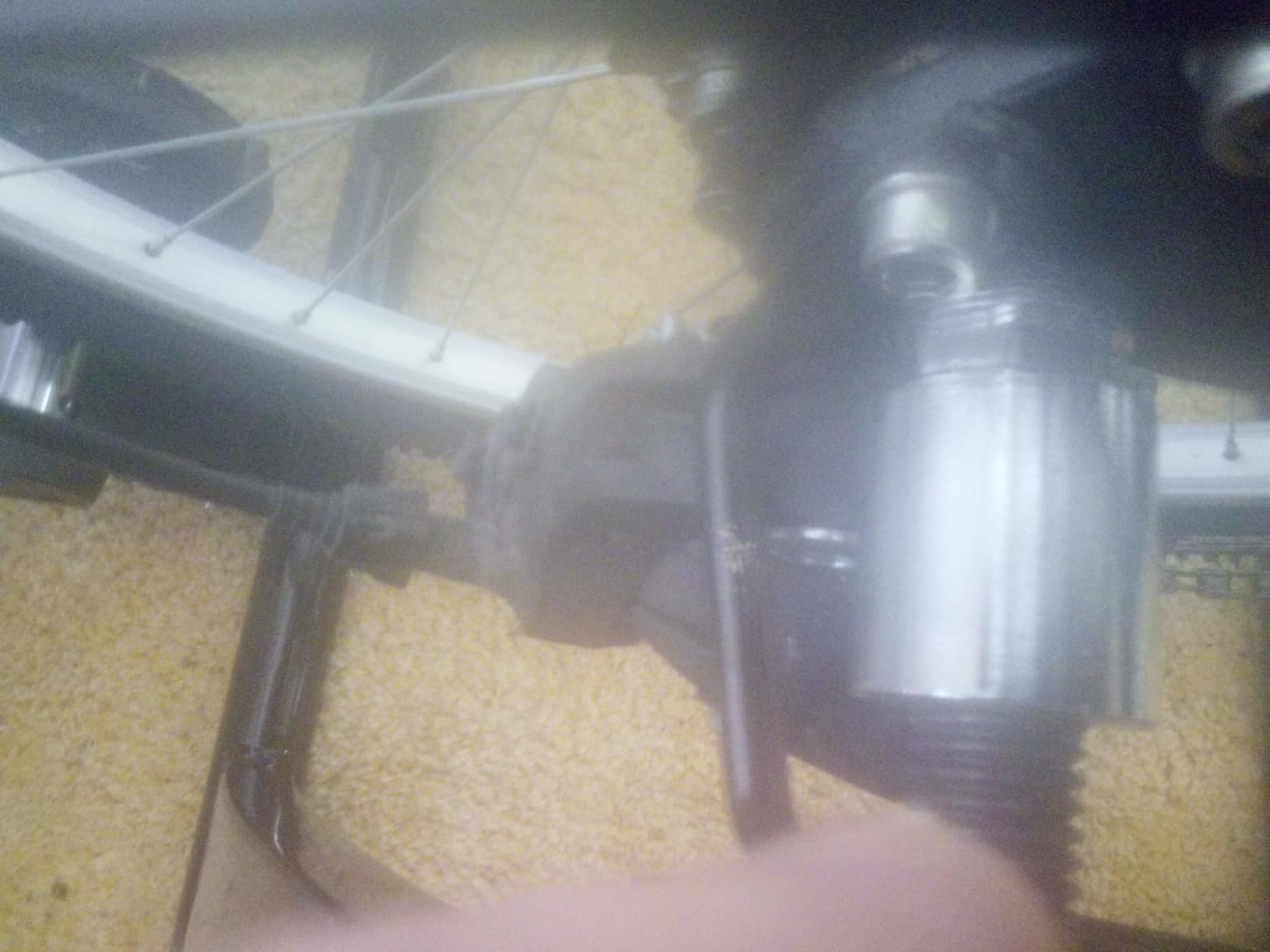 Yaheetech Magnetic Steel Bike Trainer Stand for Indoor Riding, 26-28in/700C customer photo 2