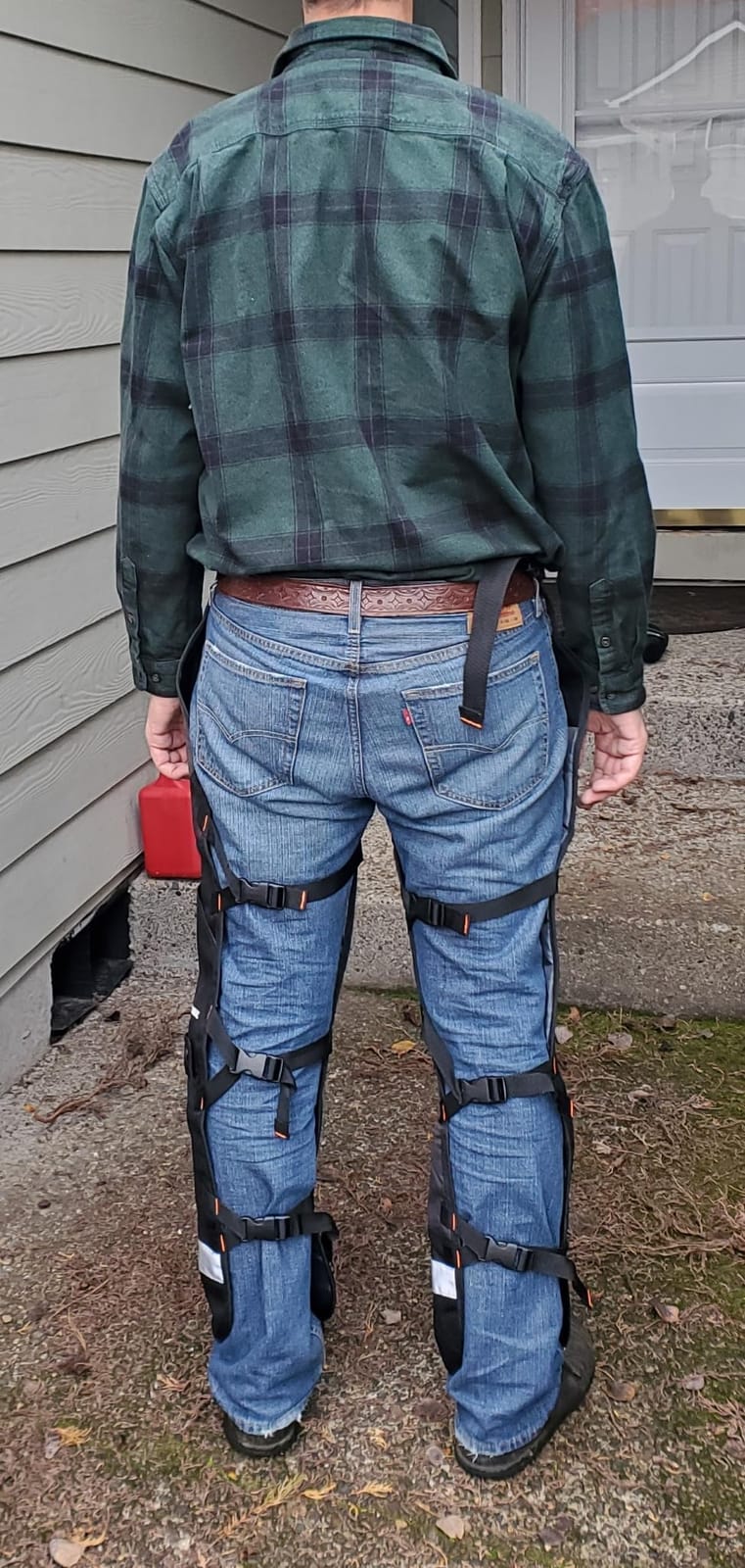Husqvarna 587160703 40 in. to 42 in. Functional Apron Chainsaw Chaps - Black customer photo 1