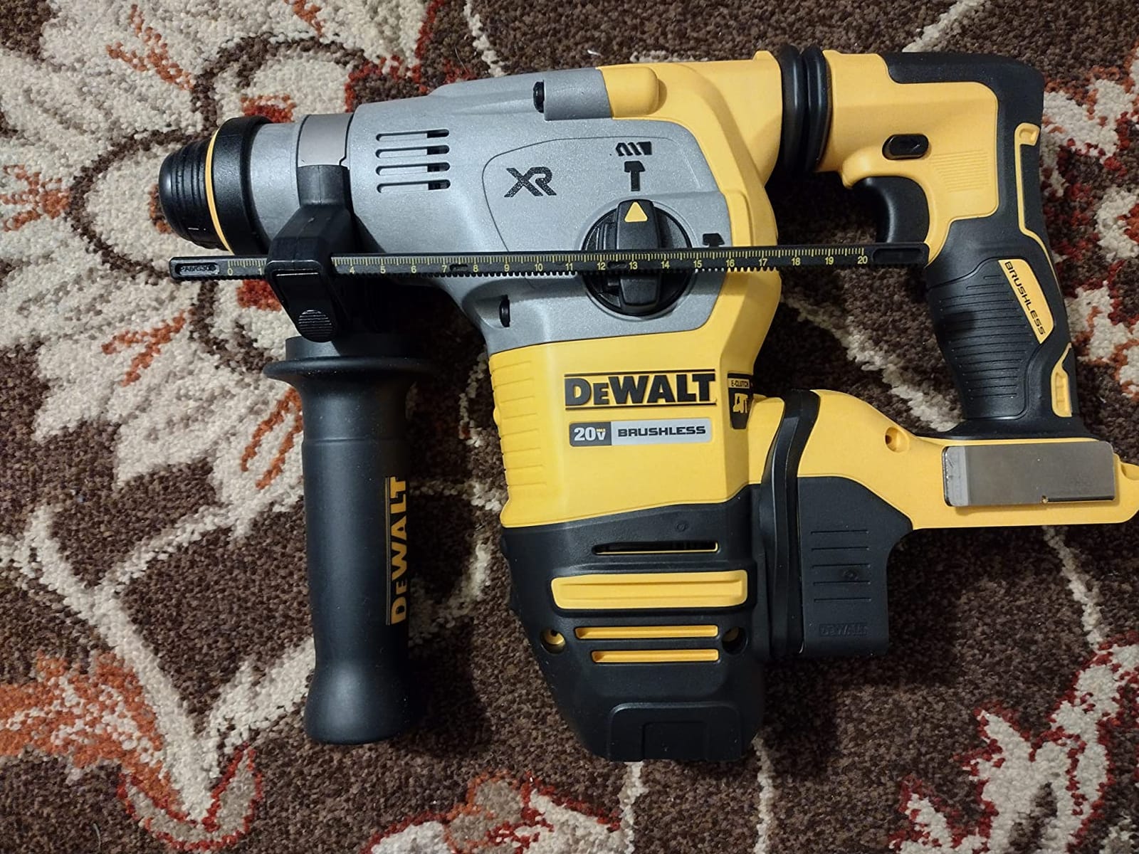 DEWALT DCH293B 20V Max XR Brushless 1-1/8” L-Shape SDS Plus Rotary Hammer Drill (Tool Only) customer photo 2