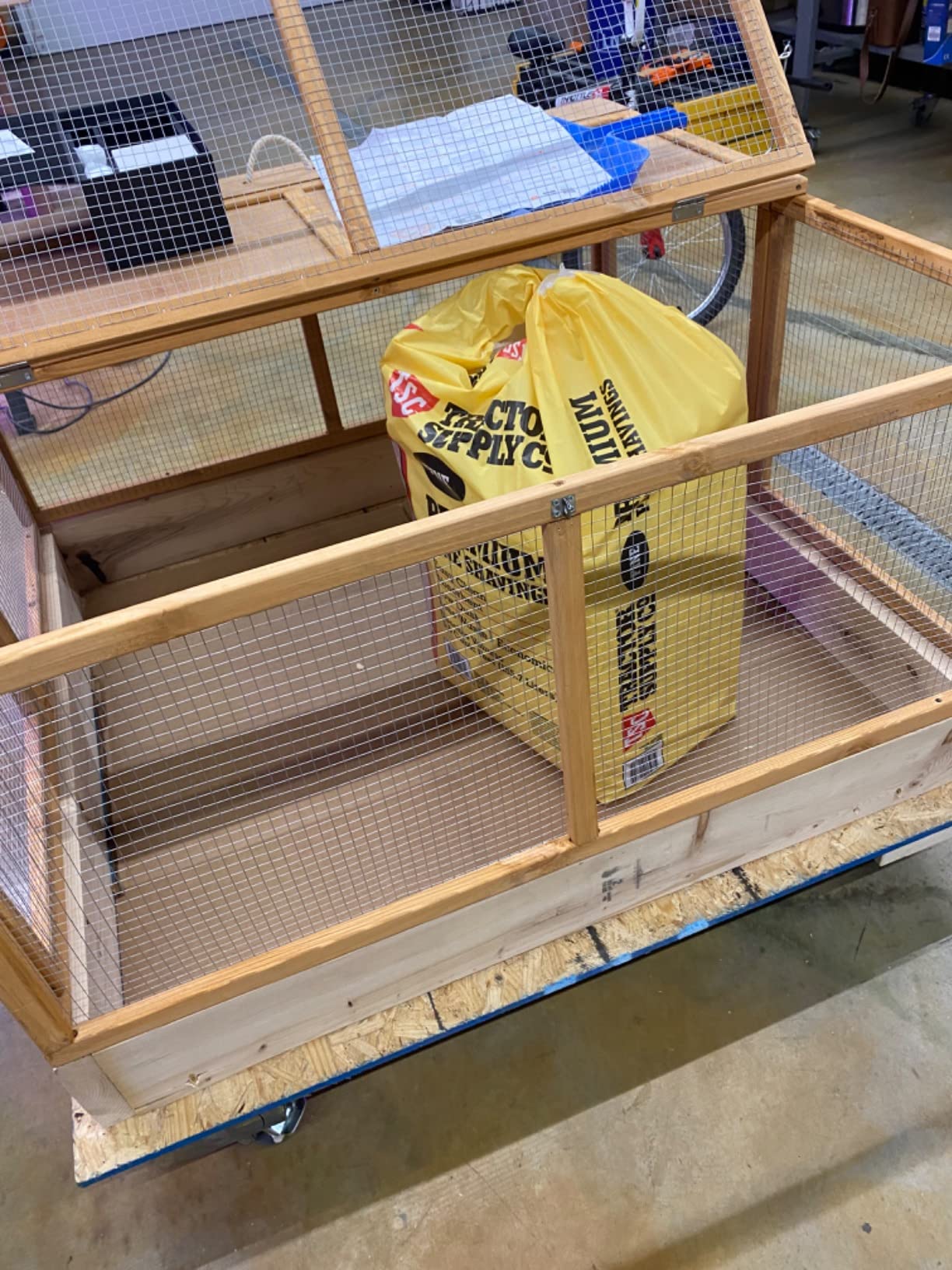 Magshion Folding Chicken Coop Rabbit Hutch, Portable Chicken House with Handle Wooden Small Animal Poultry Pet Cage House for Outdoor, 45.5 Inch, No Assembly Required customer photo 1