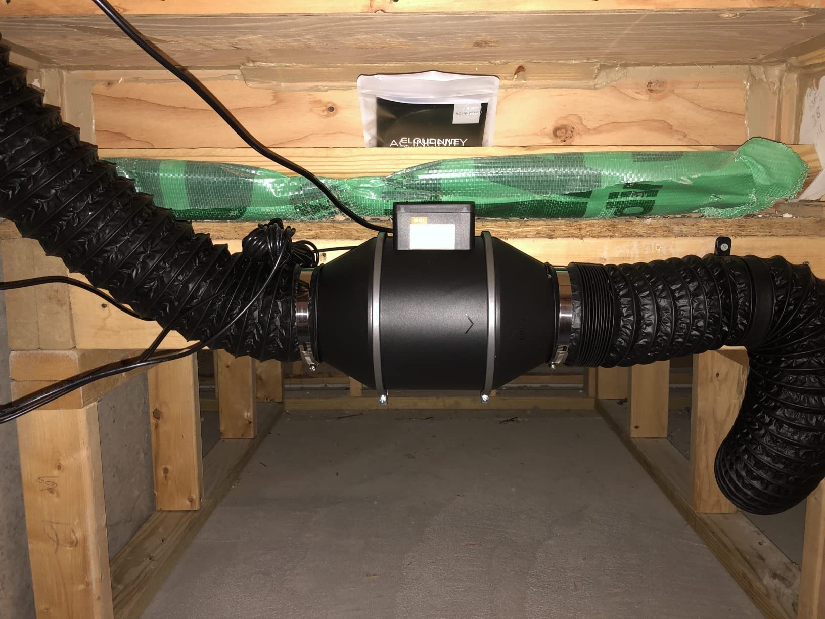 AC Infinity CLOUDLINE T4, Quiet 4” Inline Duct Fan w/Environment Controls customer photo 2
