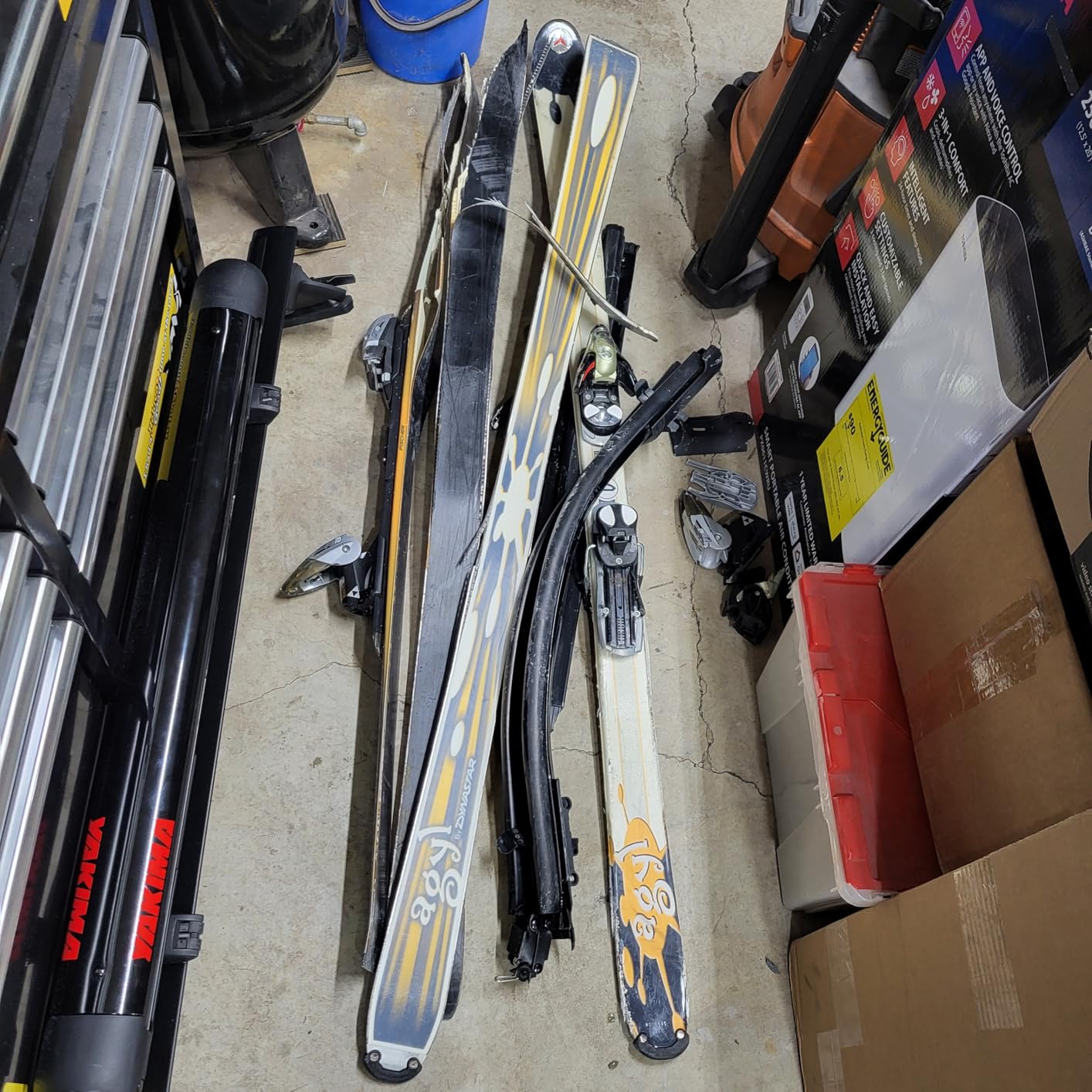 Yakima - FatCat EVO 4 EVO, Rooftop Ski and Snowboard Mount, Black customer photo 1
