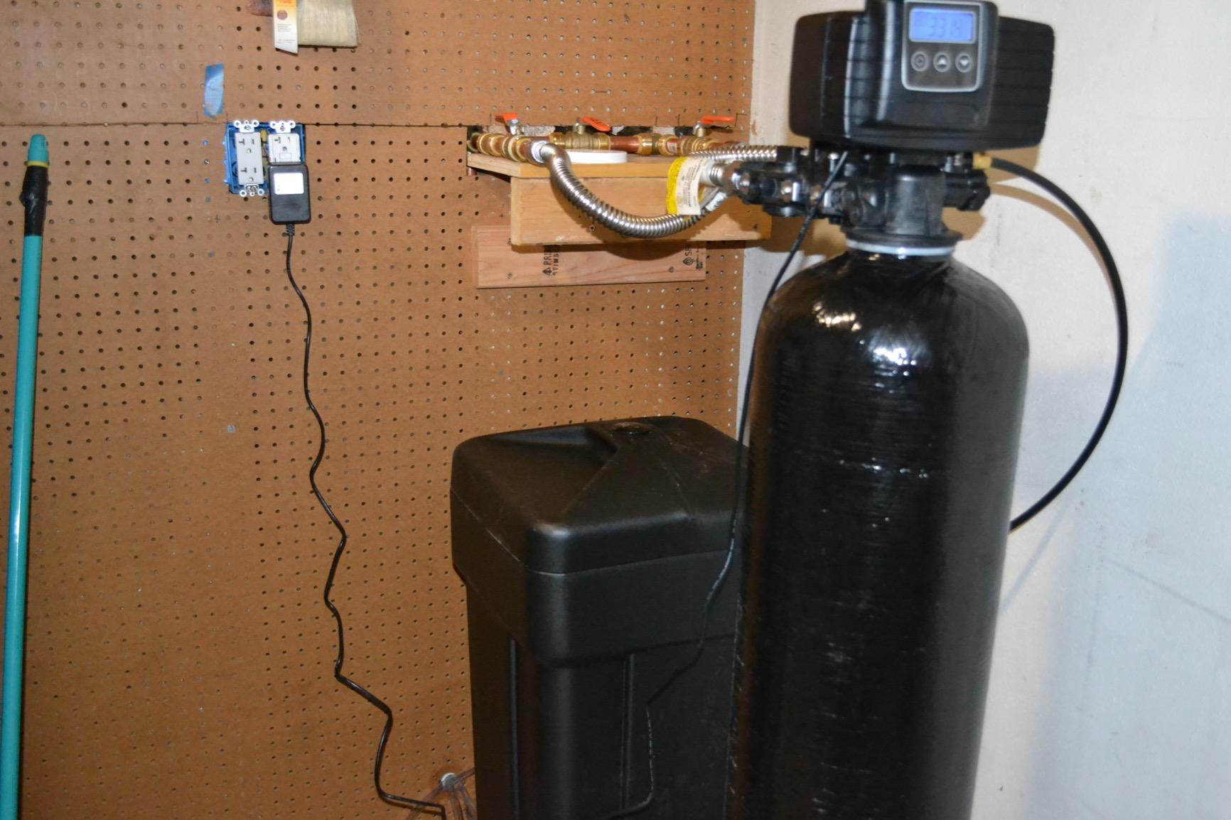 Fleck 5600 SXT Metered 64,000 Grain Water Softener, 10% resin customer photo 2