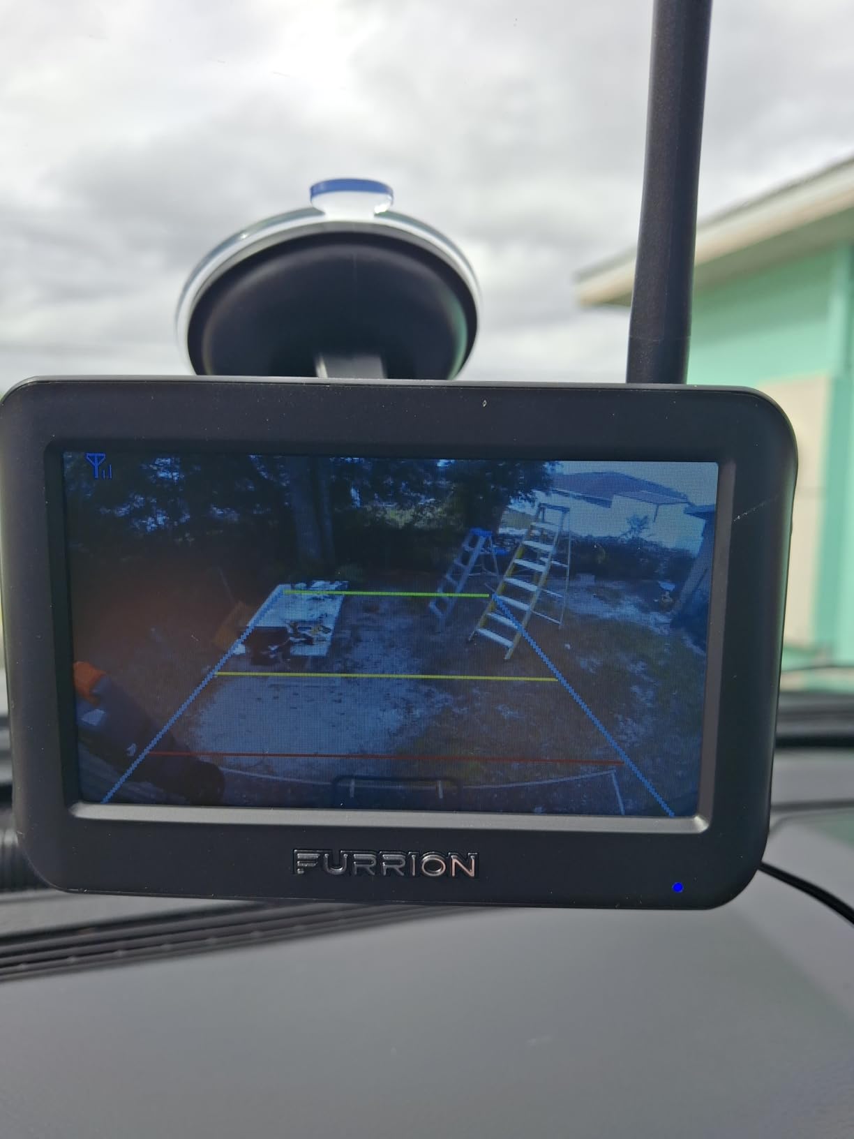 Furrion Vision S 4.3 Inch Monitor, Wireless RV Backup System with 1 Rear Sharkfin Camera, IR Night Vision, Waterproof and Wide Viewing Angle - FOS43TASF customer photo 1