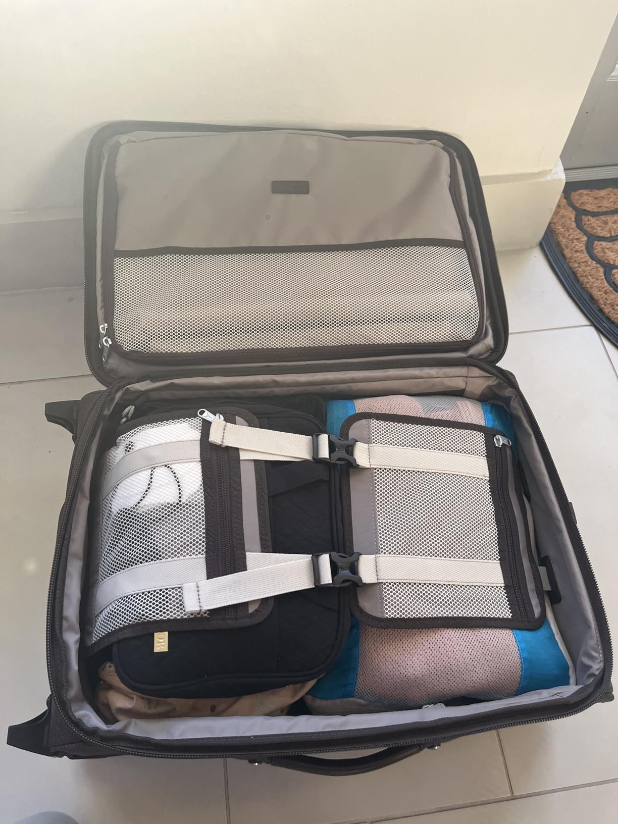 Travelpro Platinum Elite Carry-On Luggage Upright, Grey, 22-Inch customer photo 2