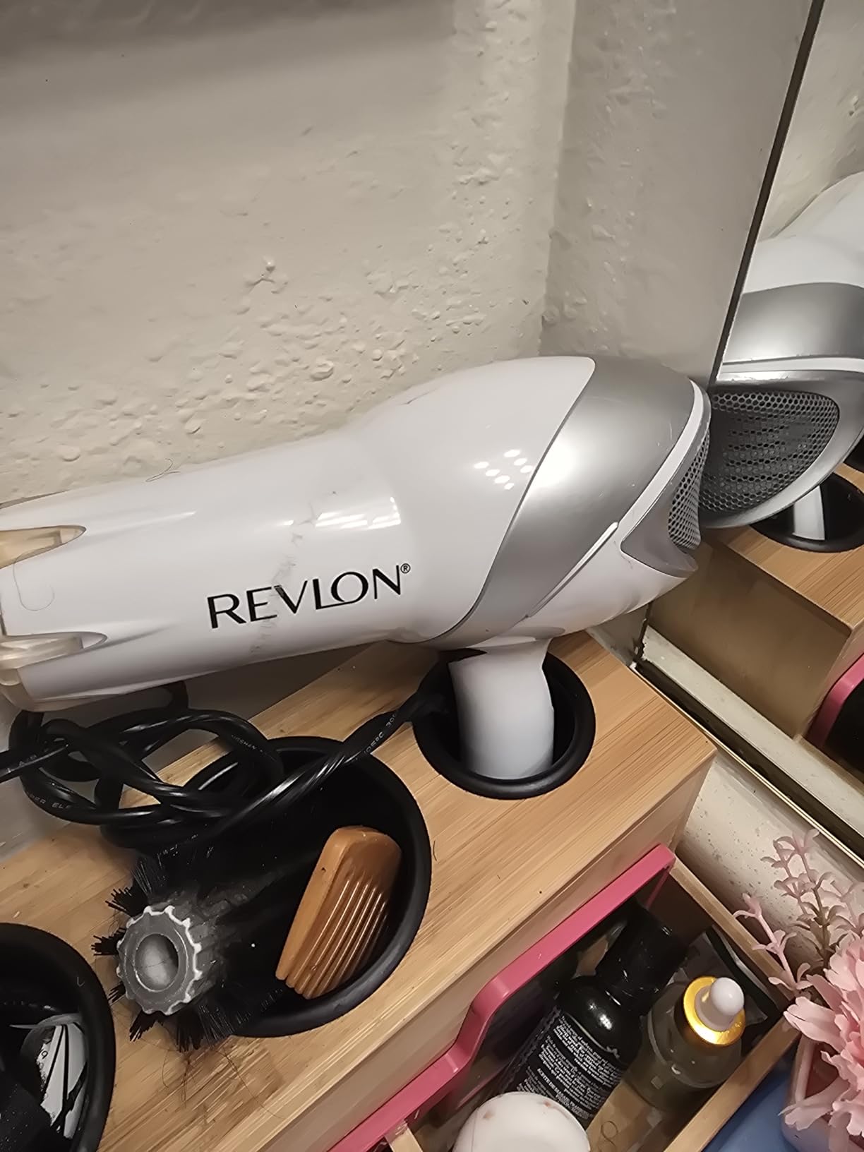 REVLON Infrared Ionic Hair Dryer with Diffuser & Concentrator, White customer photo 2