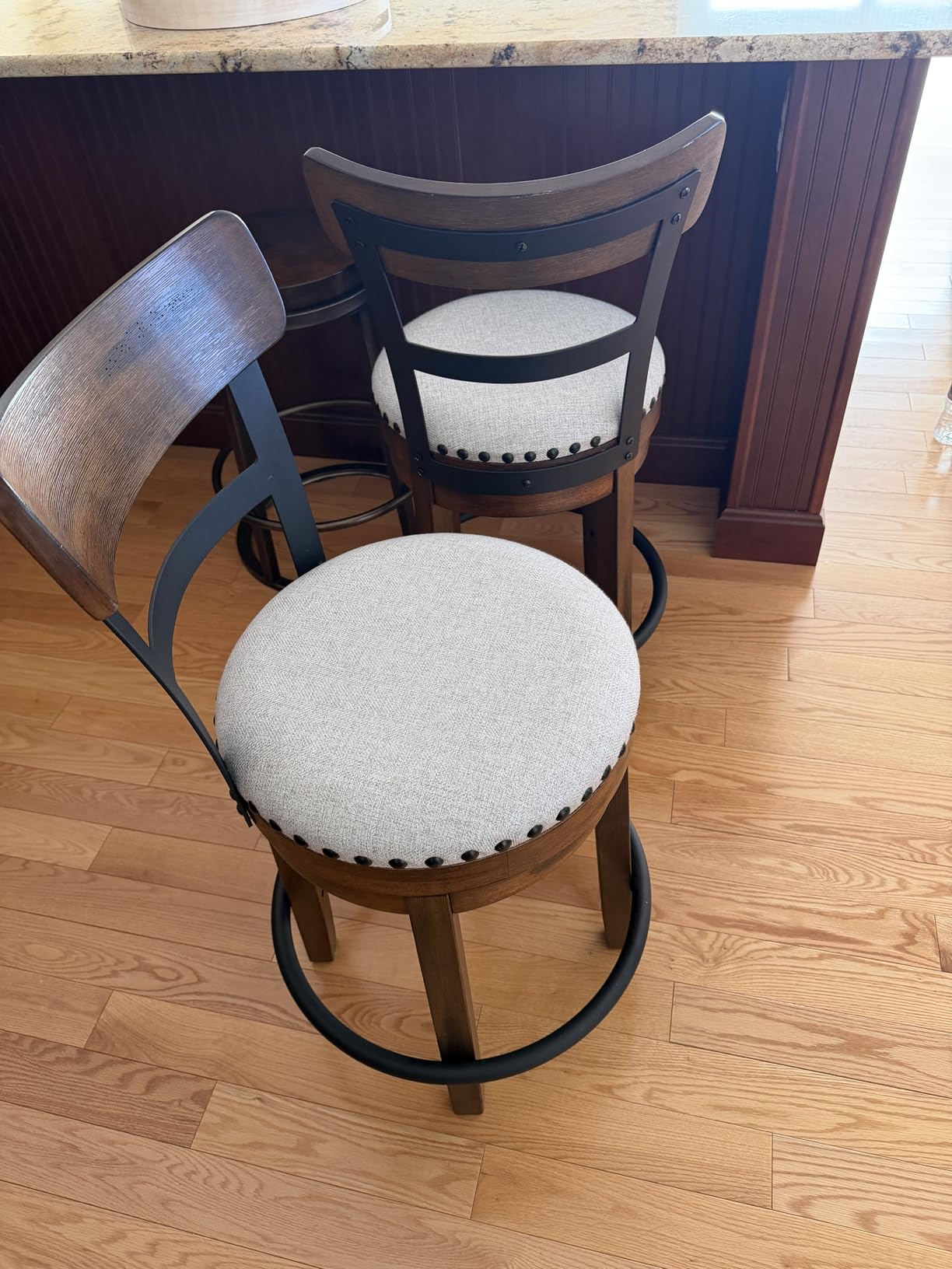 Signature Design by Ashley Valebeck Counter Height Bar Stool, Brown customer photo 1