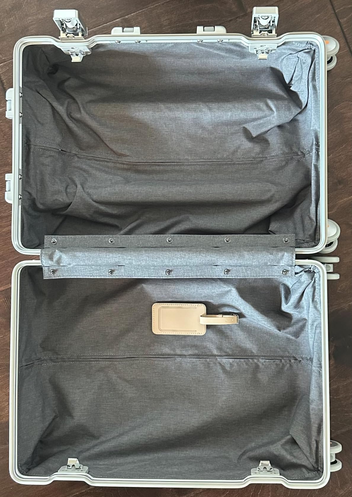LEVEL8 Aluminum Zipperless Luggage 20 Inch, Carry on Suitcases with Wheels customer photo 2