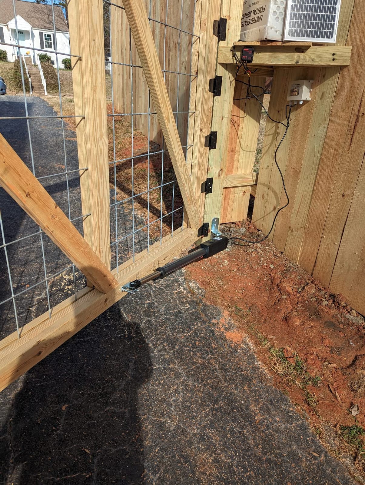 TOPENS A8S Solar Single Swing Gate Opener Heavy Duty customer photo 1