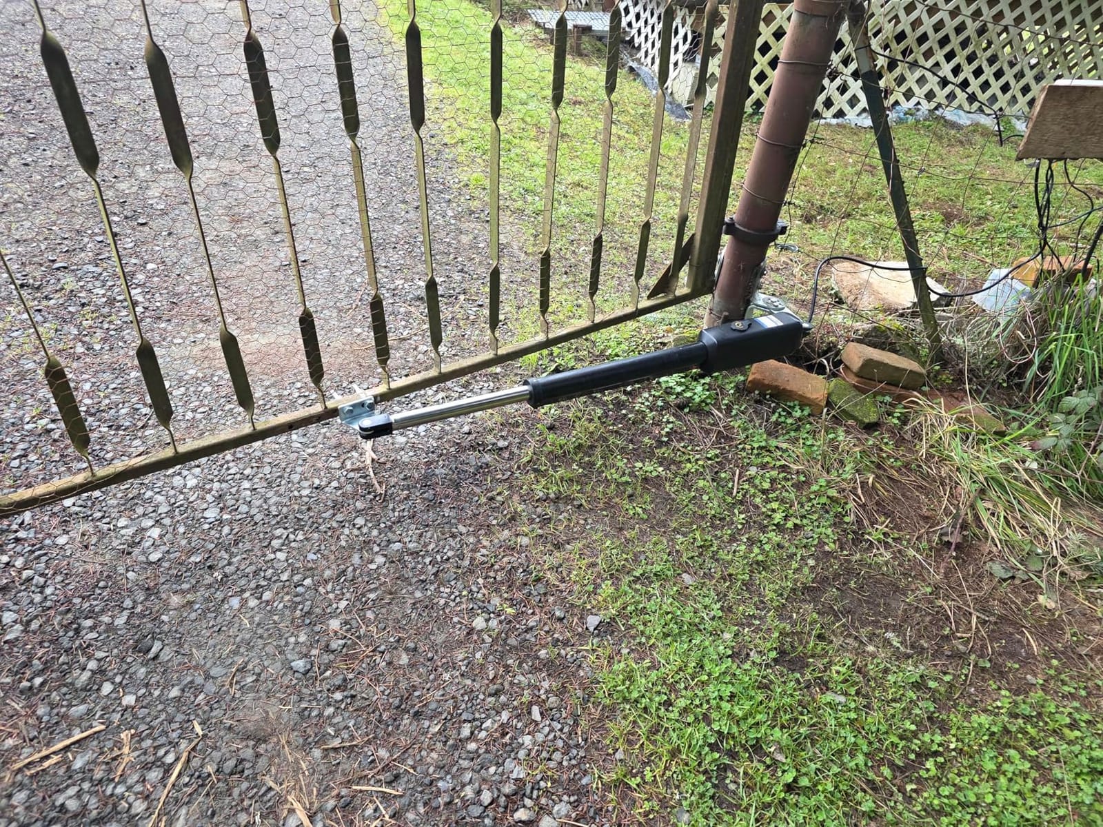TOPENS A8S Solar Single Swing Gate Opener Heavy Duty customer photo 2