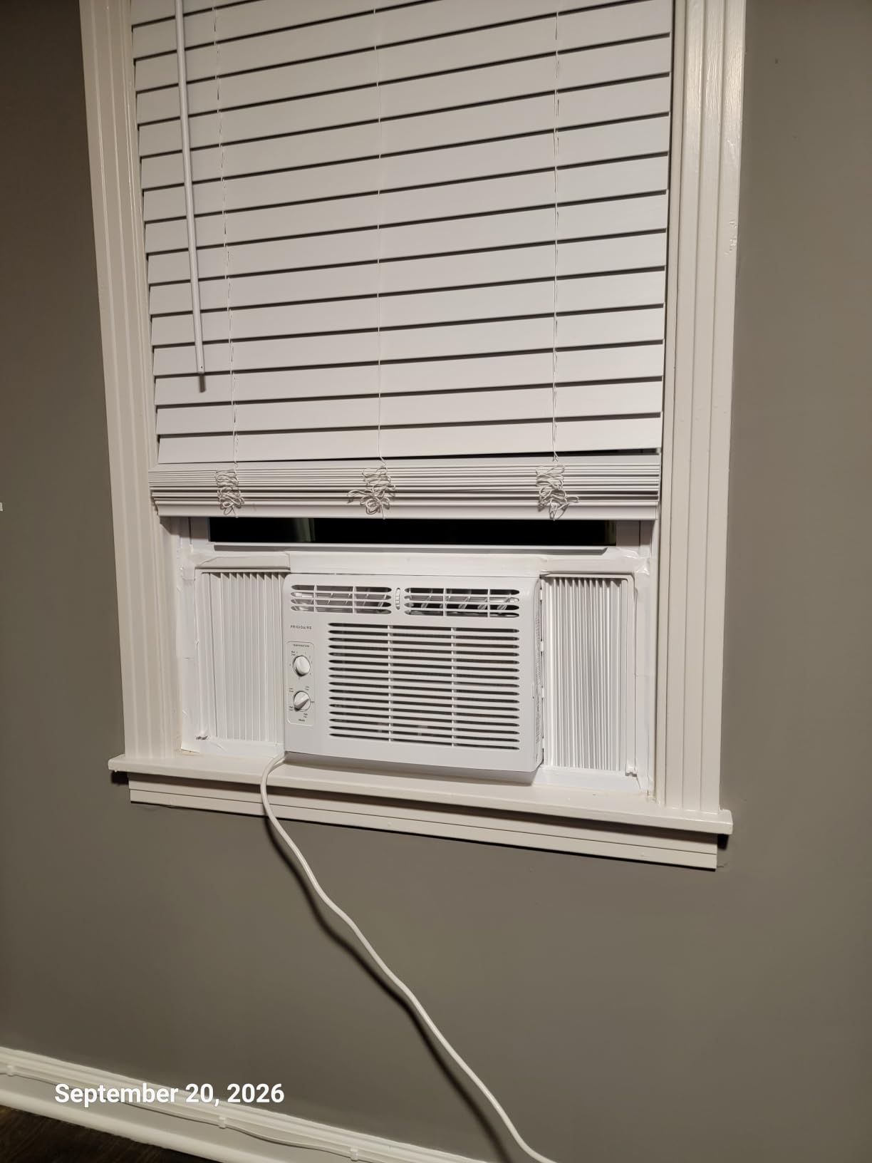 Frigidaire 5,000 BTU Window-Mounted Air Conditioner, Cools Up to 150 Sq. Ft., Quiet Operation, Effortless Temperature Control, 2 Fan Speeds, Auto Restart, White customer photo 1