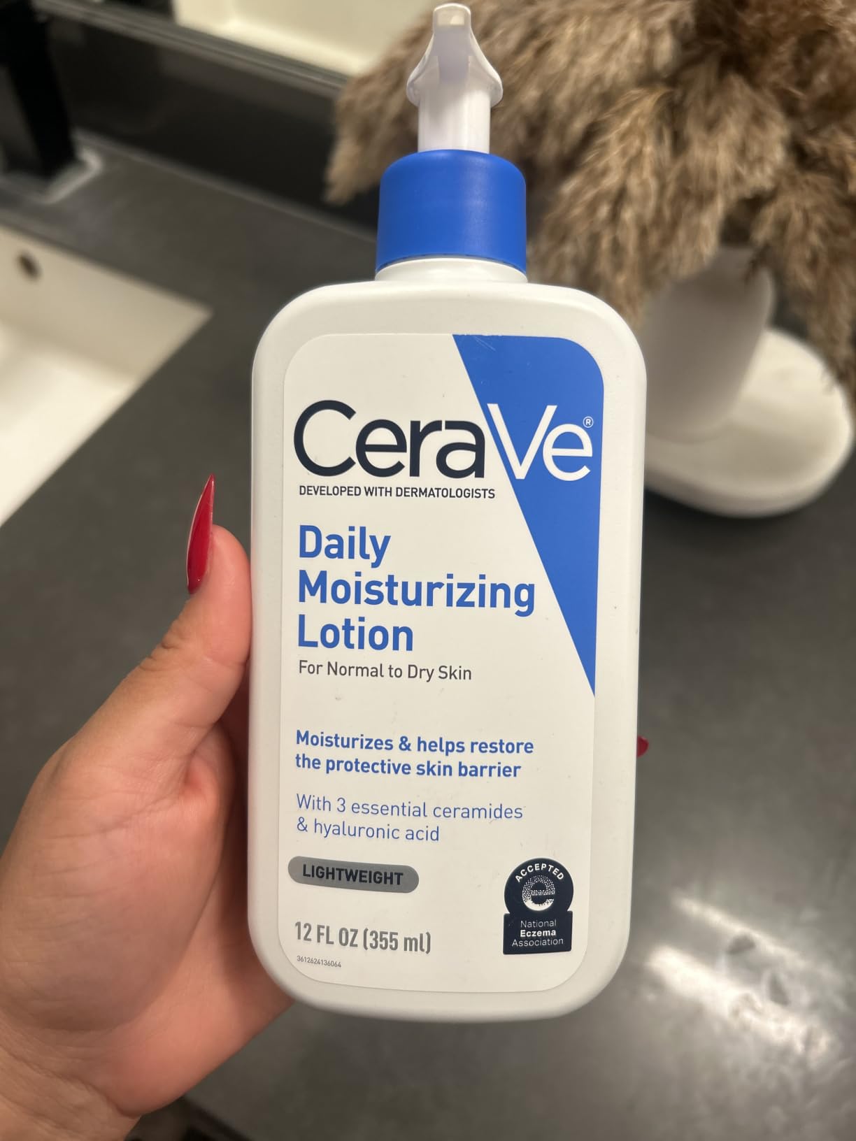 CeraVe Daily Moisturizing Lotion, Face and Body Lotion, Skin care, 19oz customer photo 2