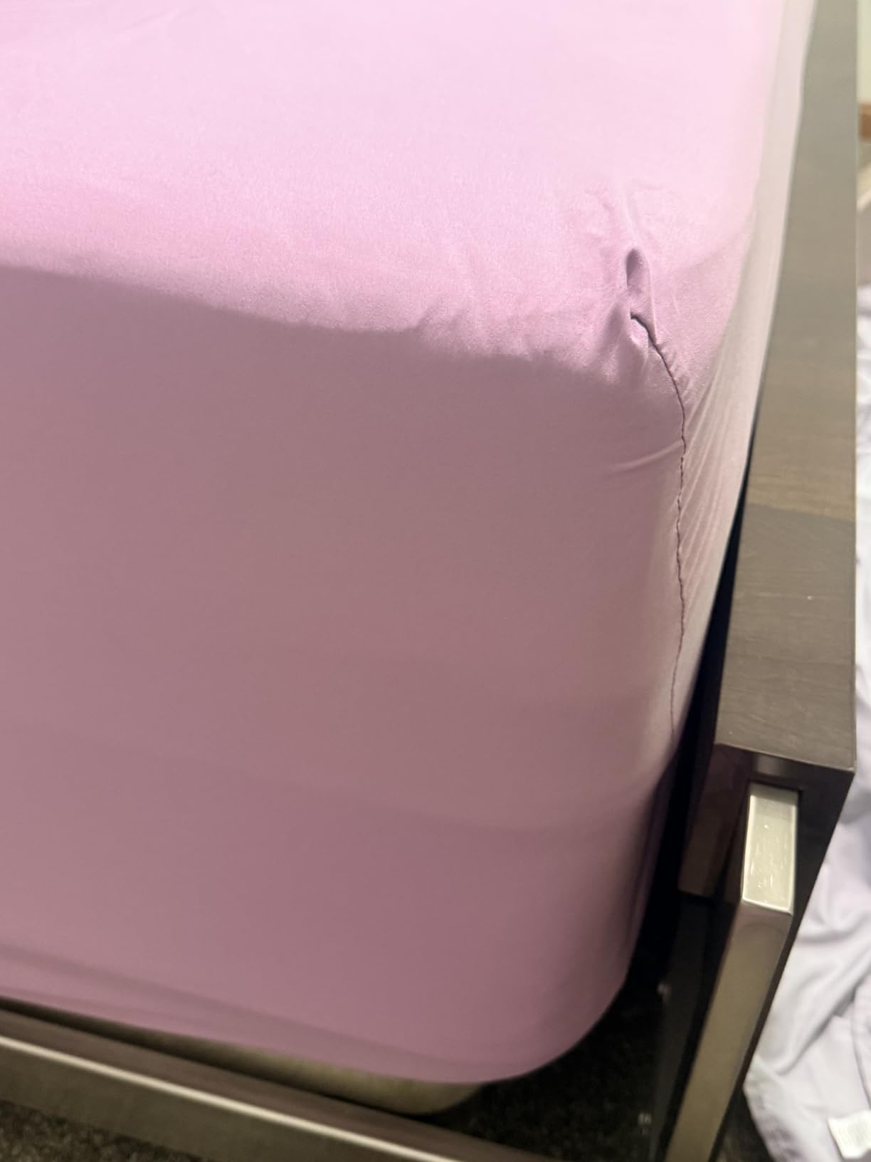 Hearth & Harbor Extra Deep Pocket Queen Sheets Sets - Fits Mattress 18-24 Inches Deep - Extra Deep Pocket Sheets - 6 Piece Queen Size - White customer photo 1