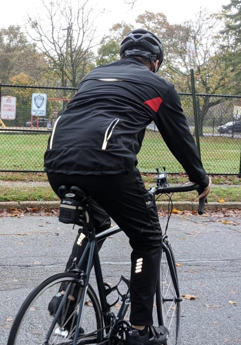 ROCKBROS Men's Winter Cycling Jacket, Relaxed Fit Model Thermal Bike Jacket customer photo 1