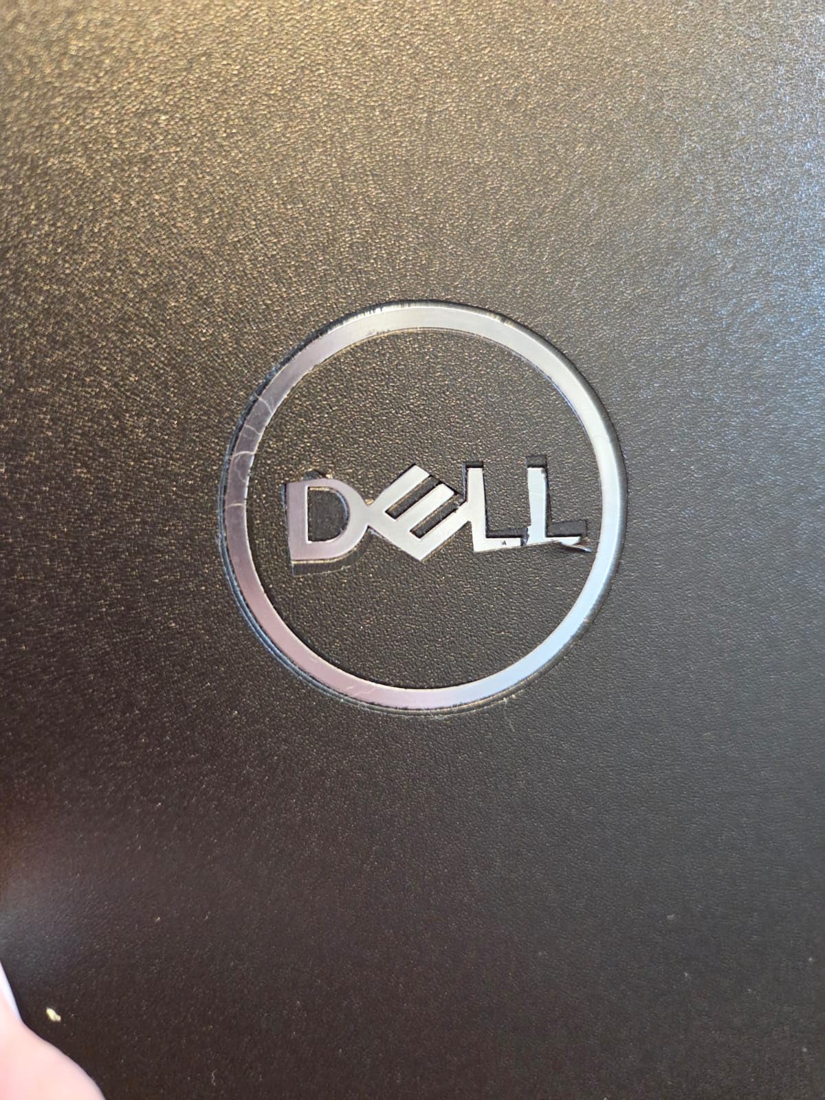 Dell Latitude 5400 14 inches 8th Gen Core i7-8665U 16GB RAM 512GB PCIe SSD FHD 1080P, FPR, Backlit Keyboard (Renewed) customer photo 1