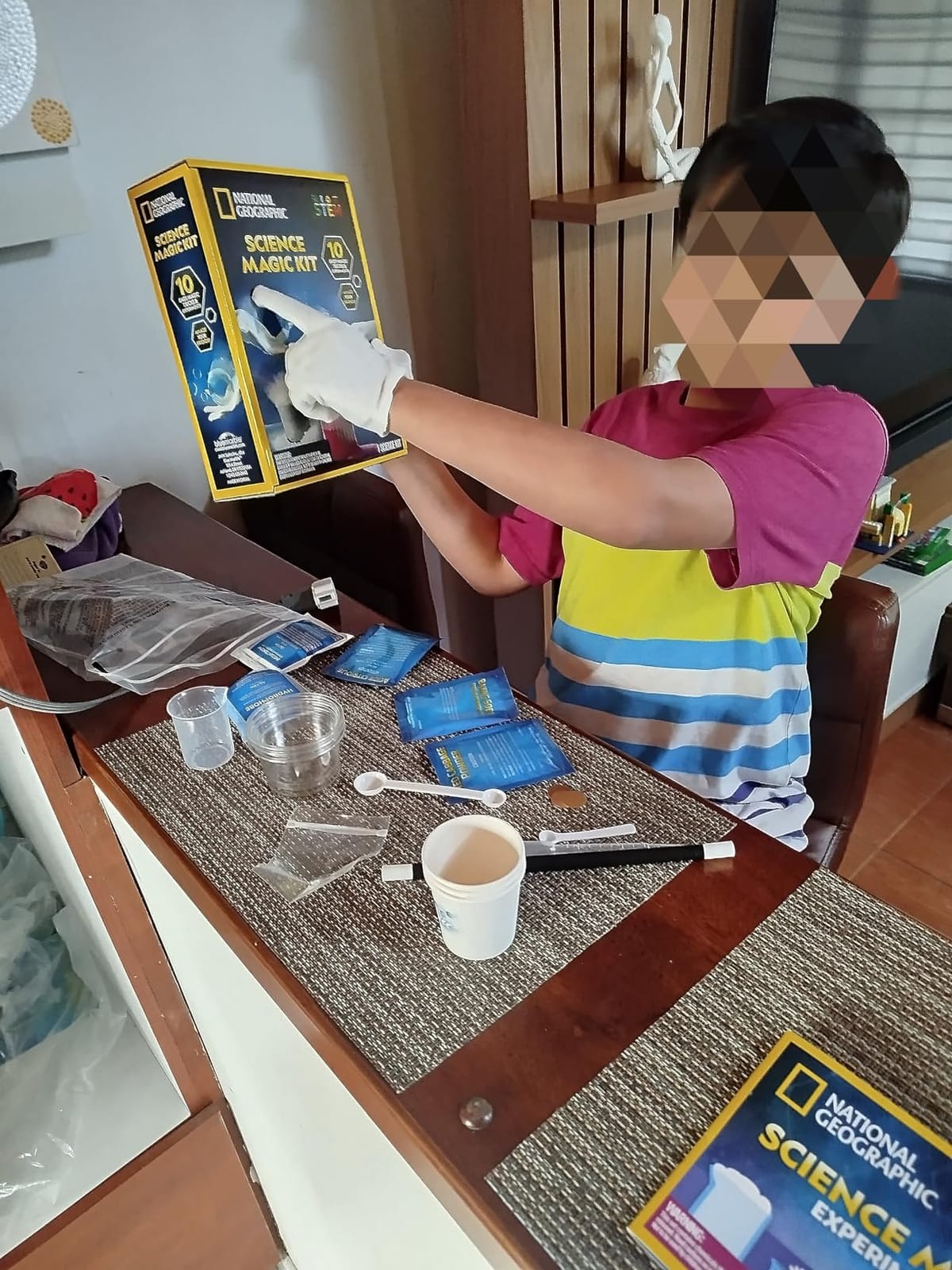 National Geographic Magic Chemistry Set with 10 Tricks for Kids Ages 8-12 customer photo 2