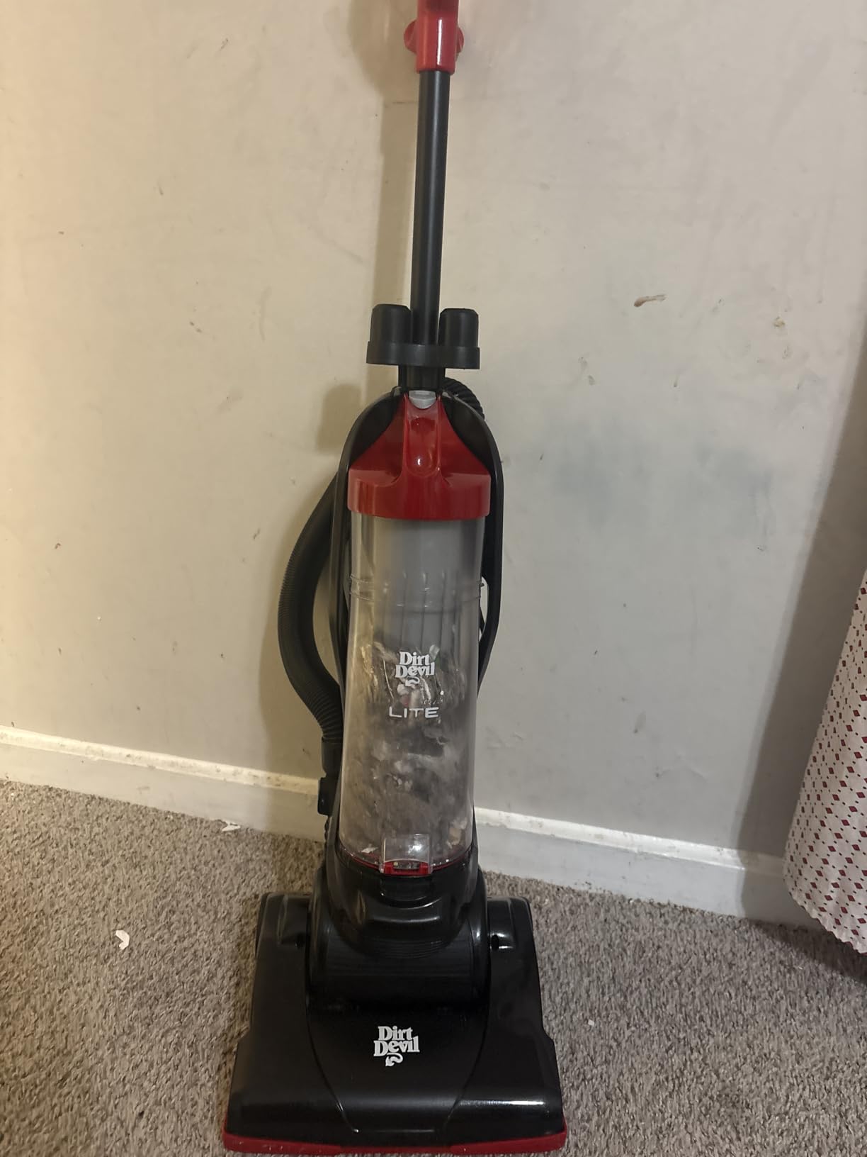 Dirt Devil Endura Lite Upright Bagless Vacuum Cleaner customer photo 2