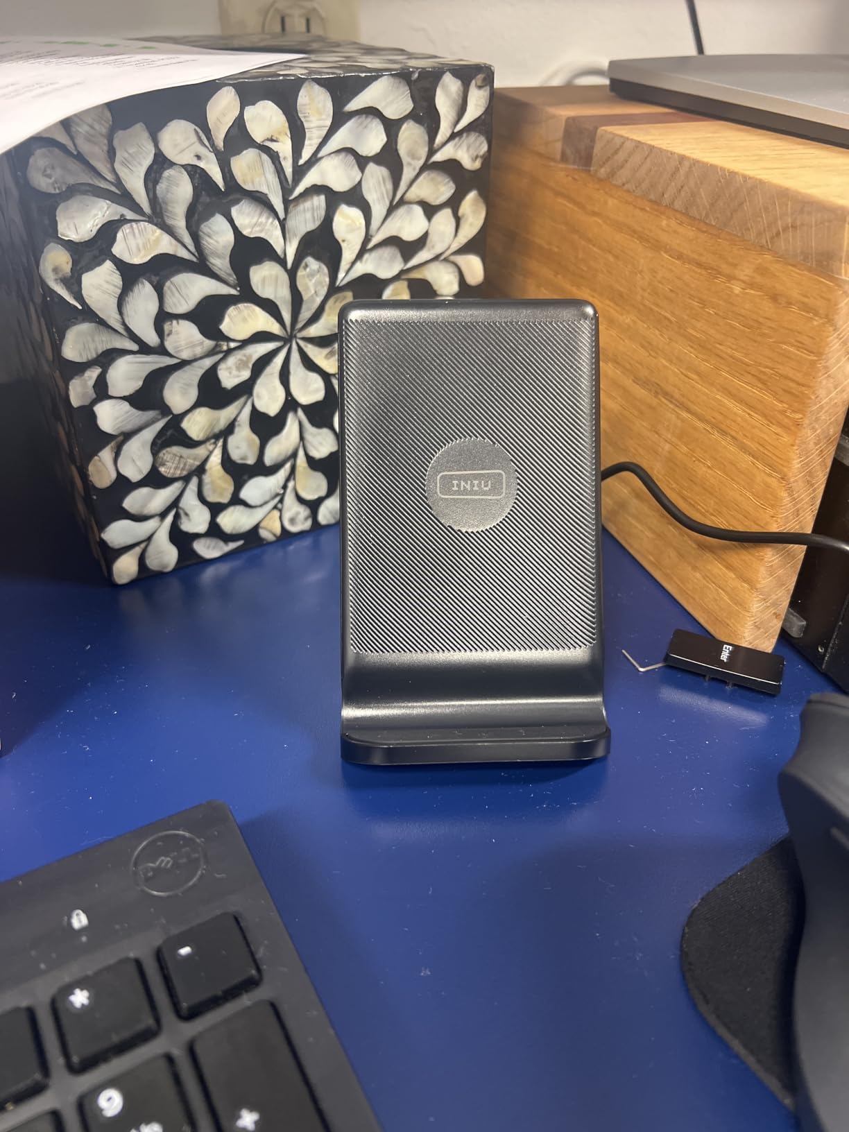 INIU 15W Station customer photo 1