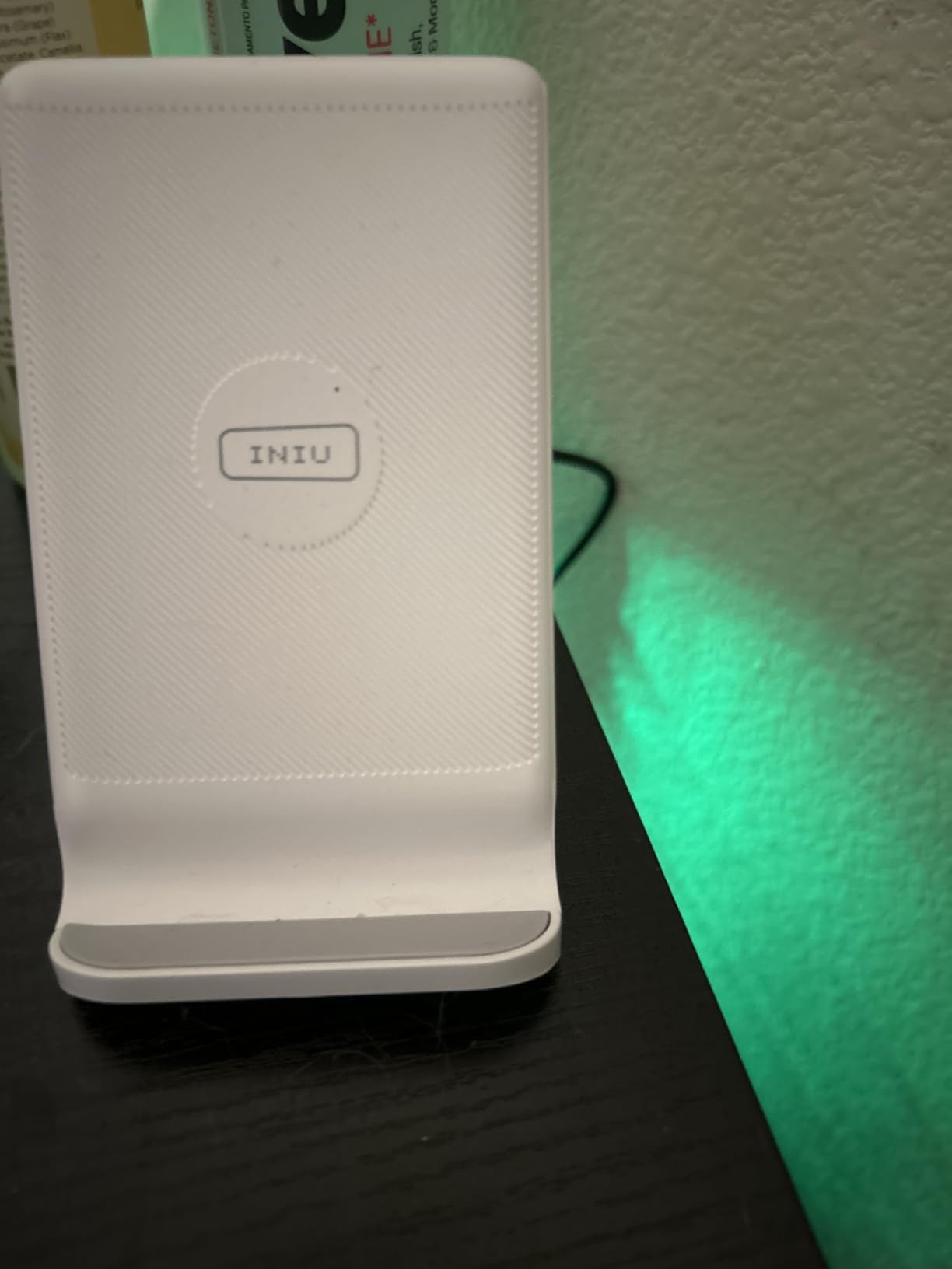 INIU 15W Station customer photo 2