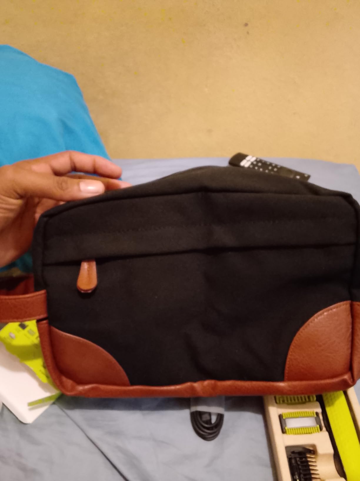 Vorspack Canvas Travel Toiletry Bag for Men, Medium, Black customer photo 2