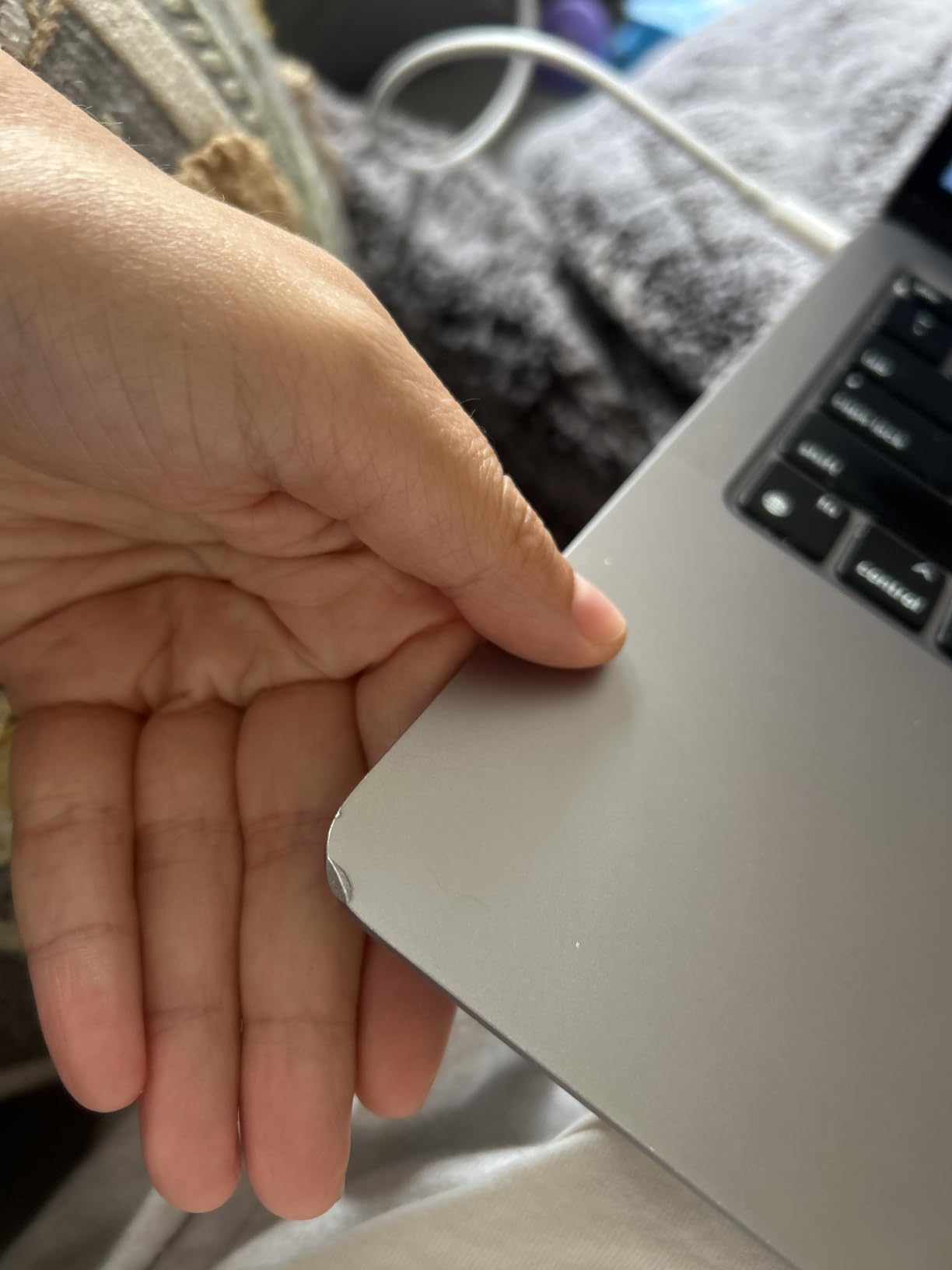 Apple Late 2020 MacBook Air with Apple M1 Chip (13 inch, 8GB RAM, 256GB SSD) Silver (Renewed) customer photo 1