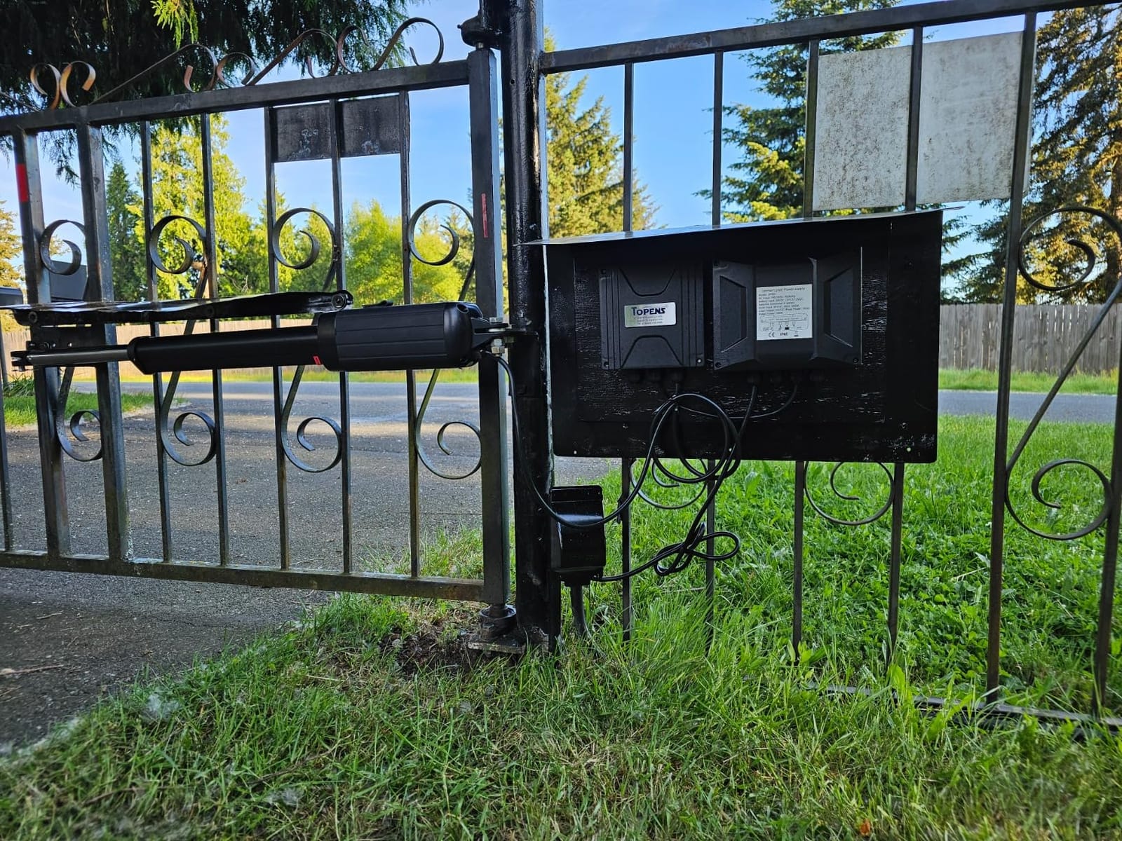 TOPENS A8131 Single Swing Gate Opener Heavy Duty customer photo 1