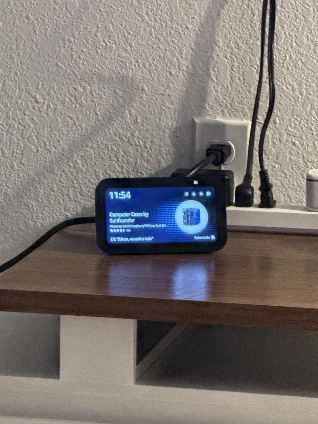 Amazon Echo Show 5 (newest model), Smart display, Designed for Alexa+, 2x the bass and clearer sound, Cloud Blue customer photo 1