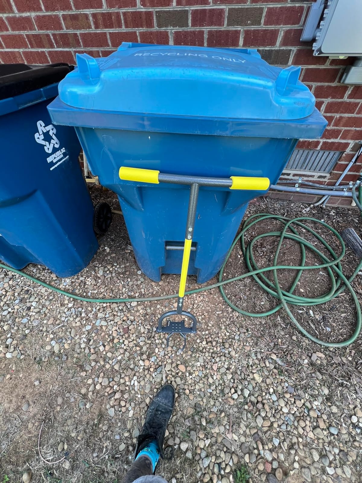 Jardineer Hand Tiller for Gardening, Manual Twist Tiller Cultivator, Heavy Duty Garden Claw, Soil Loosener & Lawn Aerator for Soil Mixing, Garden, Flower Box and Raised Bed customer photo 1