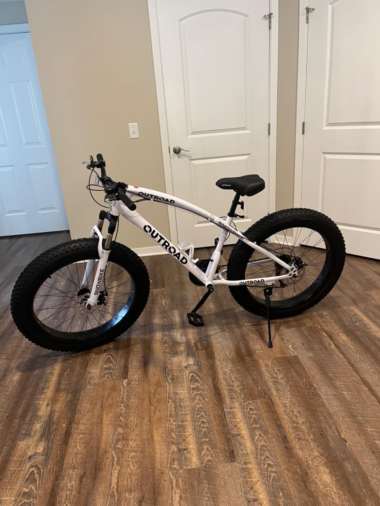 Outroad Fat Tire Mountain Bike with 26 inch Wheels, 21 Speed with High Carbon Steel Frame, Double Disc Brake and Front Suspension Anti-Slip Bikes customer photo 1
