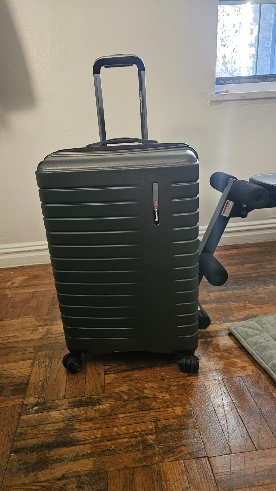 Traveler's Choice Archer Polycarbonate Expandable Luggage with Spinner Wheels, Green, Checked 26-Inch customer photo 2