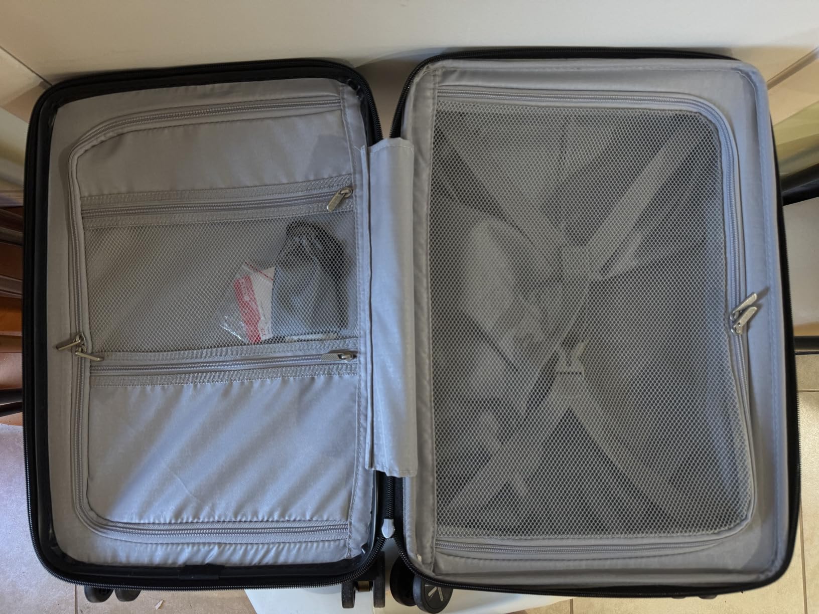 LUGGEX 20 Inch Carry On Luggage 22x14x9 Airline Approved, Charcoal Metallic customer photo 2