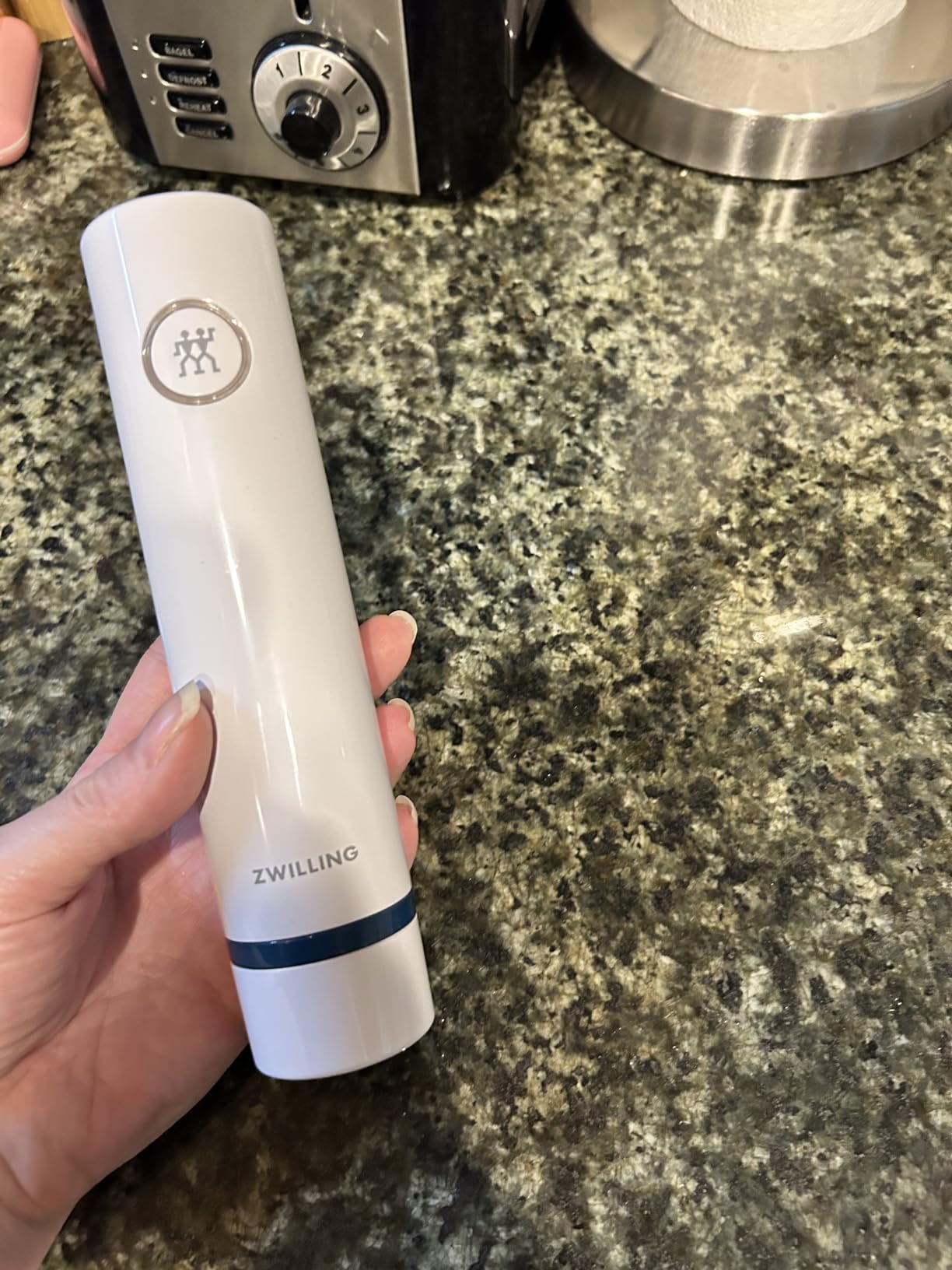 ZWILLING Fresh & Save Modern Handheld Food Saver Vacuum Sealer Machine Pump customer photo 1