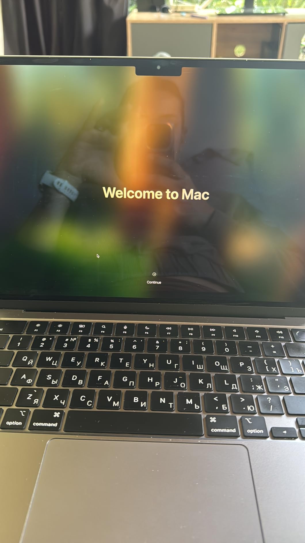 Apple 2022 MacBook Air with Apple M2 Chip, 13-inch, 8GB RAM, 256GB SSD Storage - Space Gray (Renewed) customer photo 2