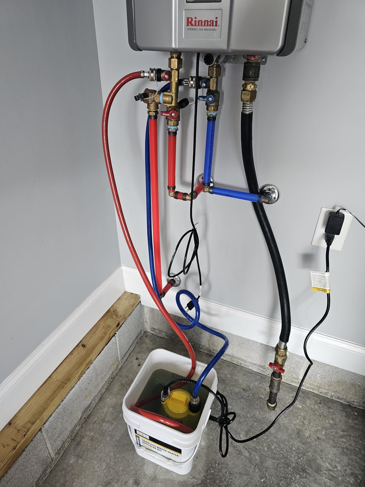 Tankless Water Heater Flushing Kit, 1/6 HP Pump, 2 Hoses, 3 Gal Pail customer photo 1