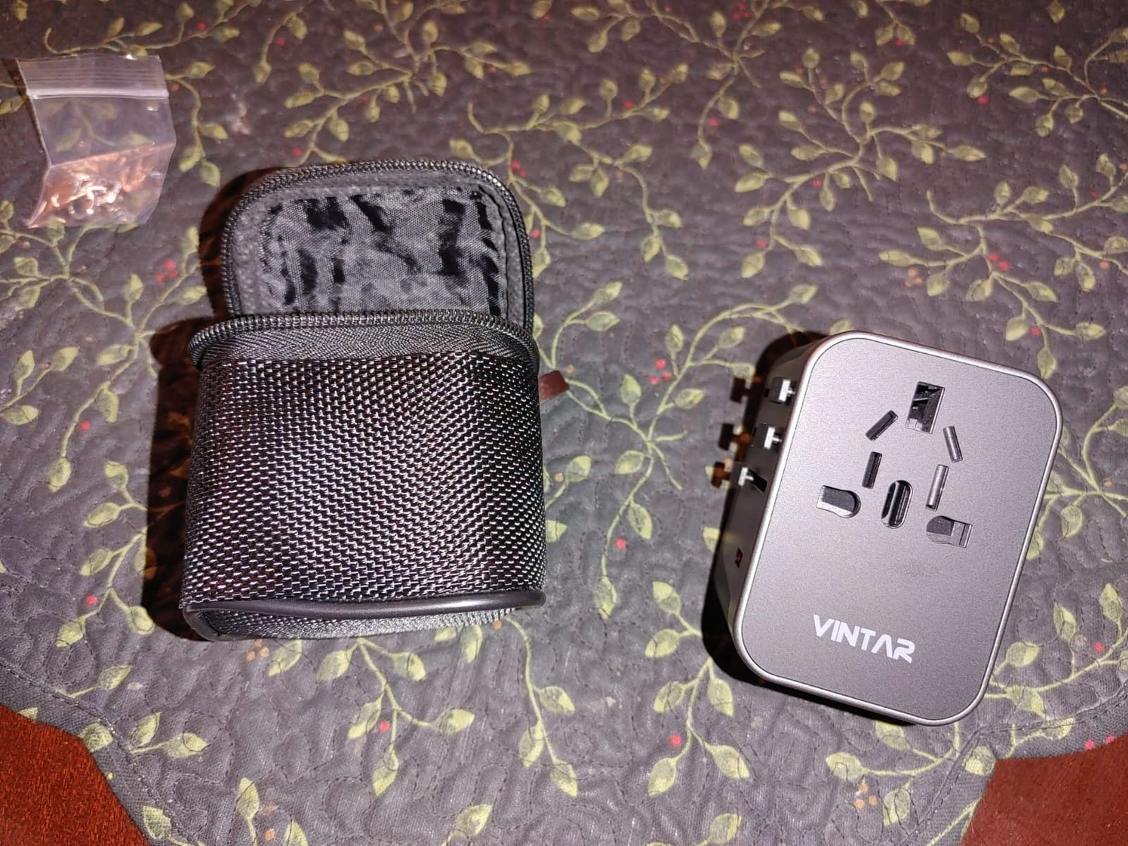 VINTAR Universal Travel Adapter 30W, International Power Adapter customer photo 2