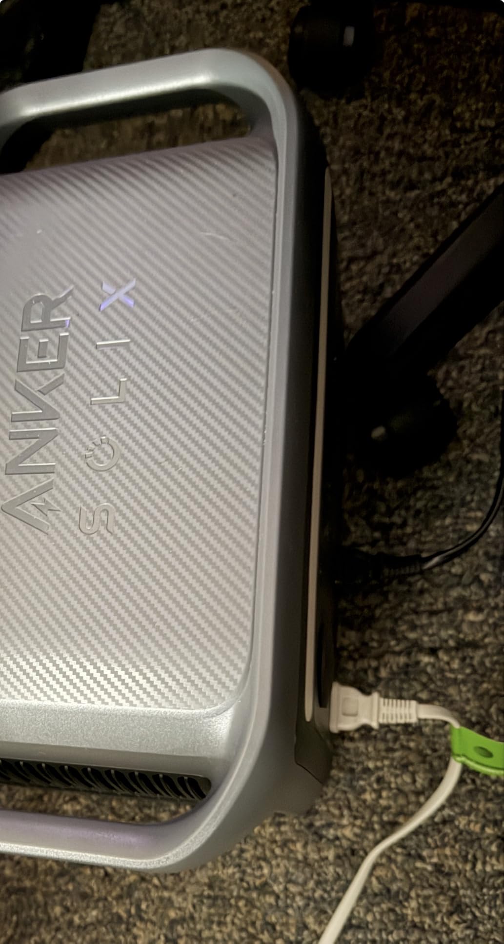 Anker SOLIX C1000 Portable Power Station with Car Charging Cable, 1,056Wh customer photo 1