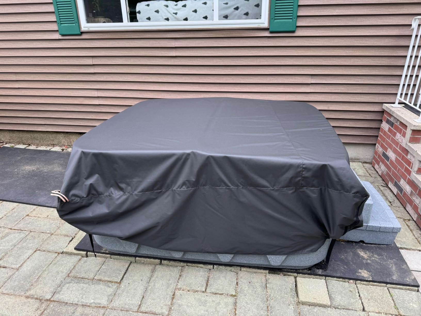 QH.HOME Waterproof Hot Tub Cover 95 x 95 with Ratchet Tie-Down System customer photo 2