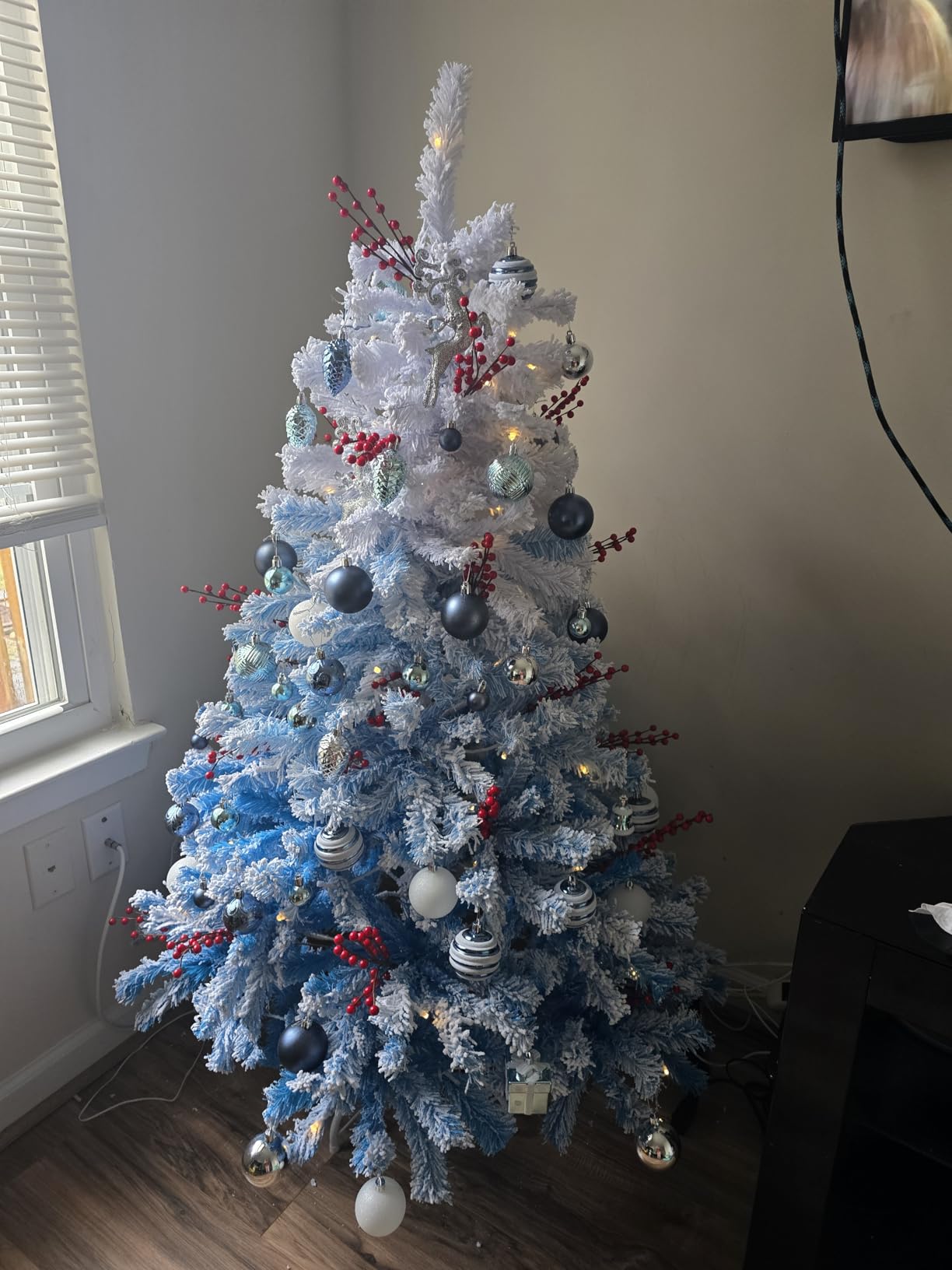 Goplus 5ft Multicolor Pine customer photo 1