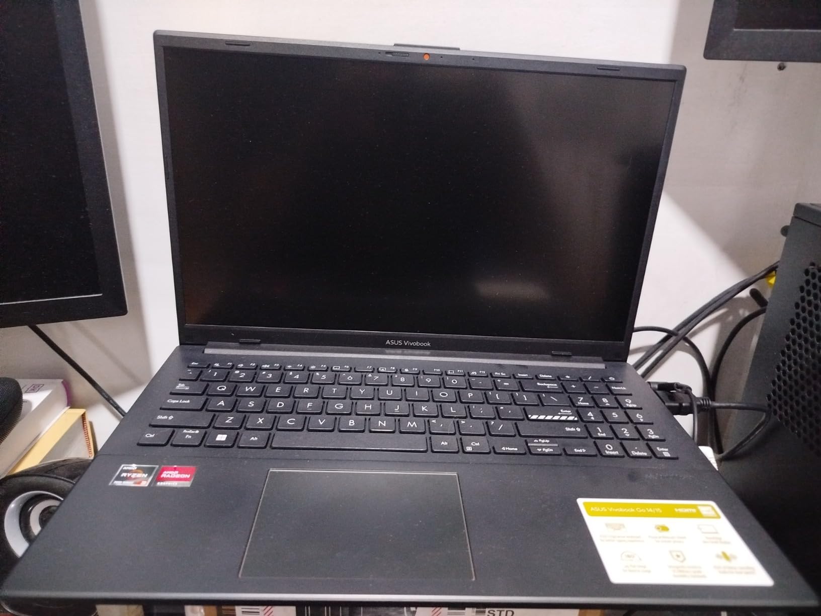 ASUS Vivobook Go 15.6 customer photo 2