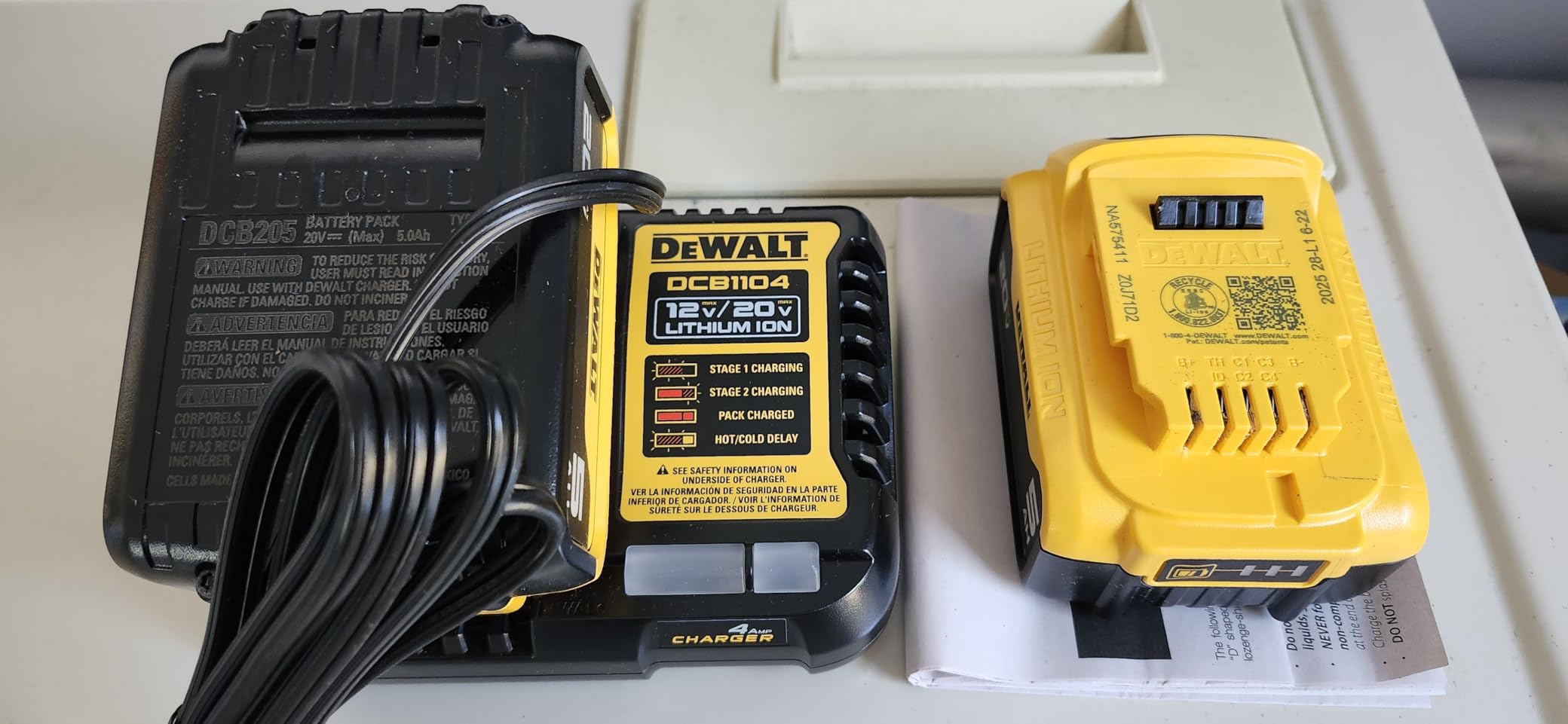 DEWALT DCB205 5 Ah Batteries customer photo 1